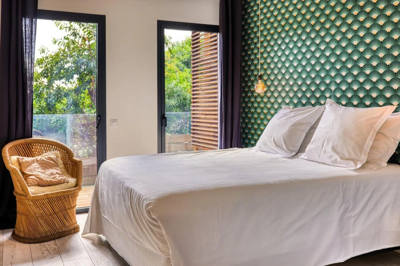 Photo of the whole room, Bed in Le Moma by the ocean