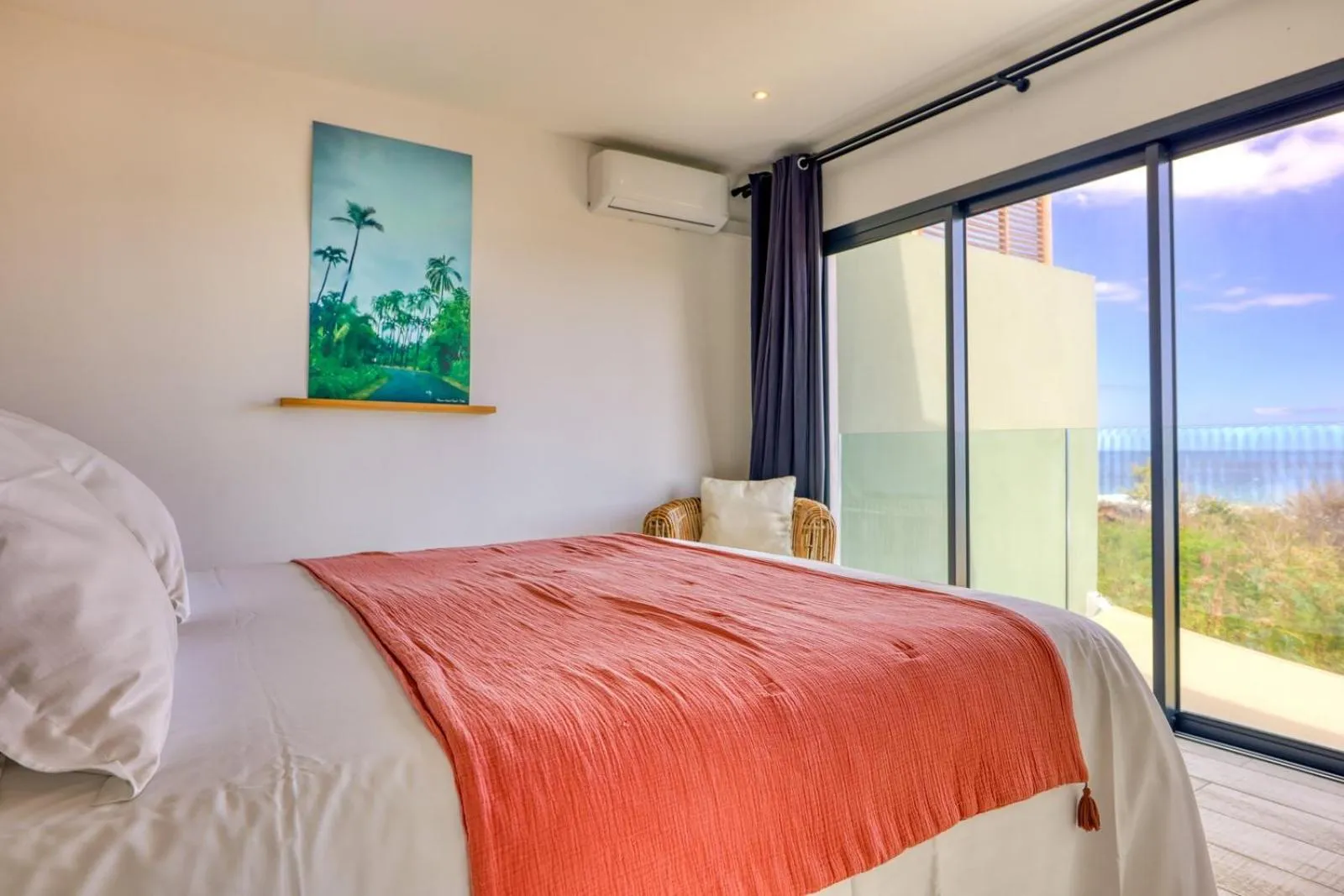 View (from property/room), Bed in Le Moma by the ocean