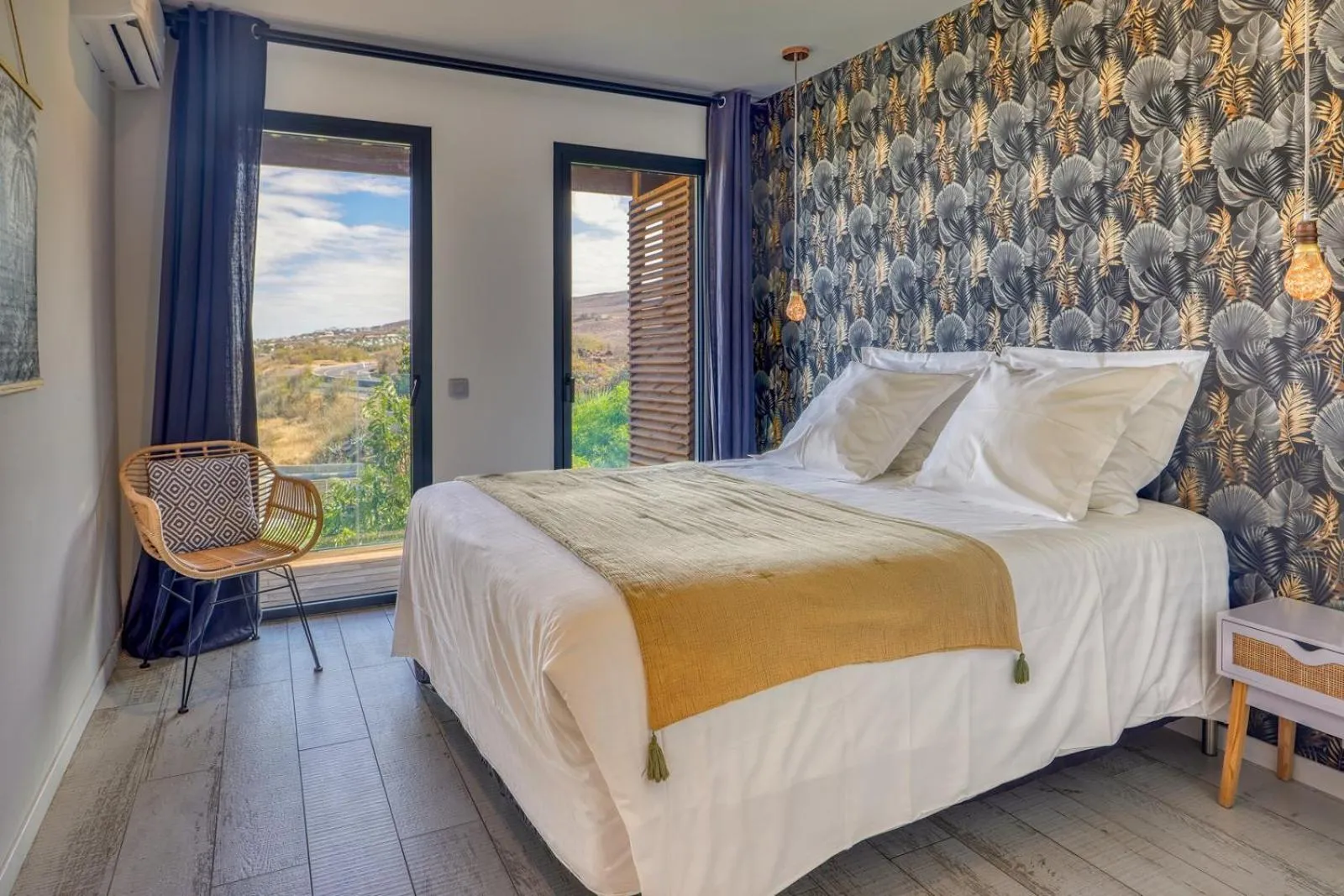 View (from property/room), Bed in Le Moma by the ocean