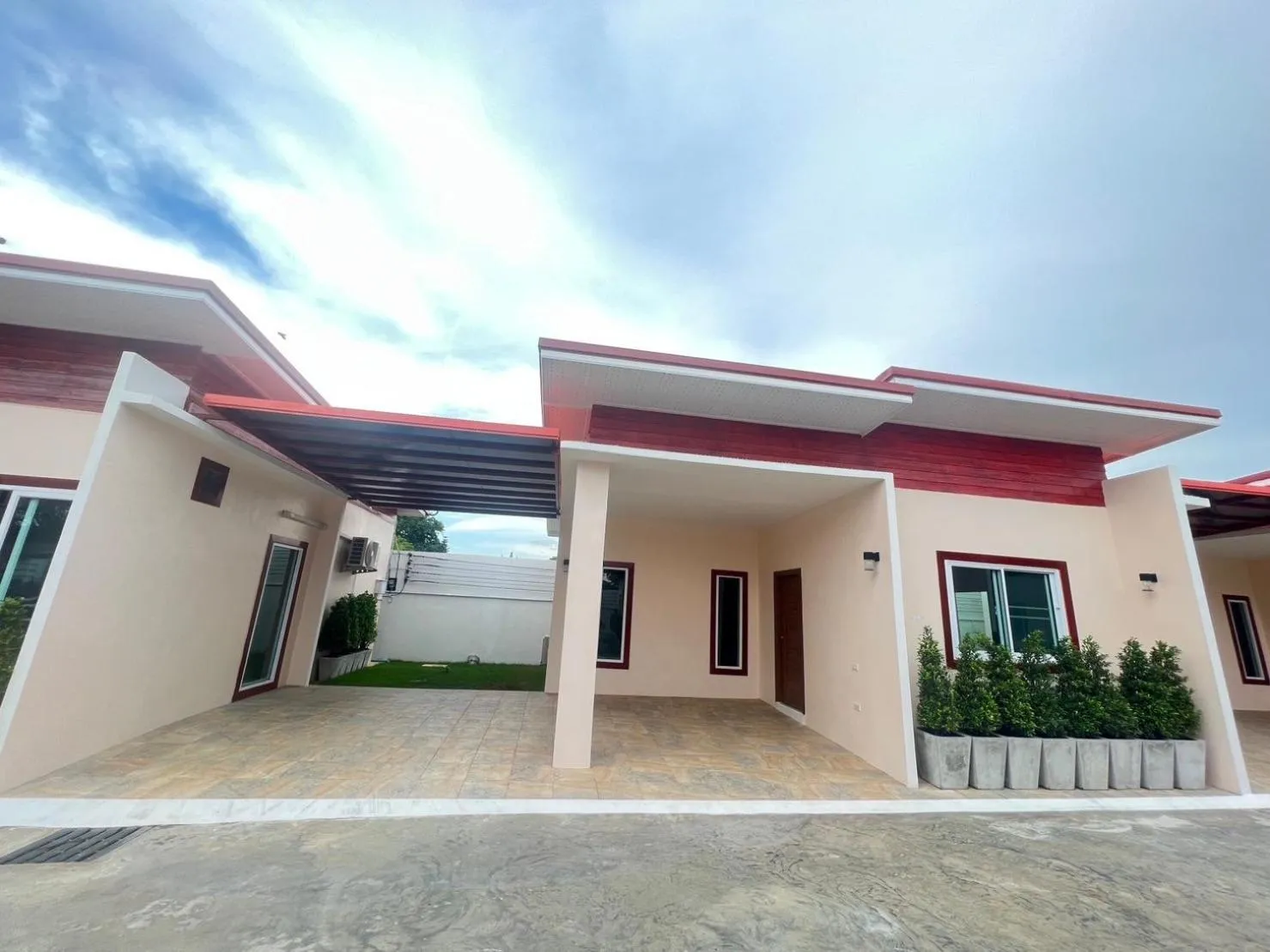 Property building in PICHAPON RESORT