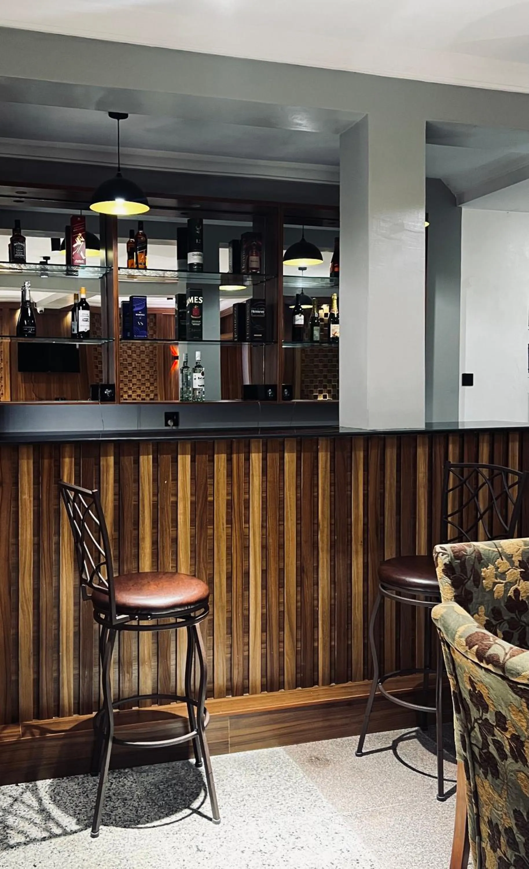 Restaurant/places to eat in Fragrance Apartments and Suites