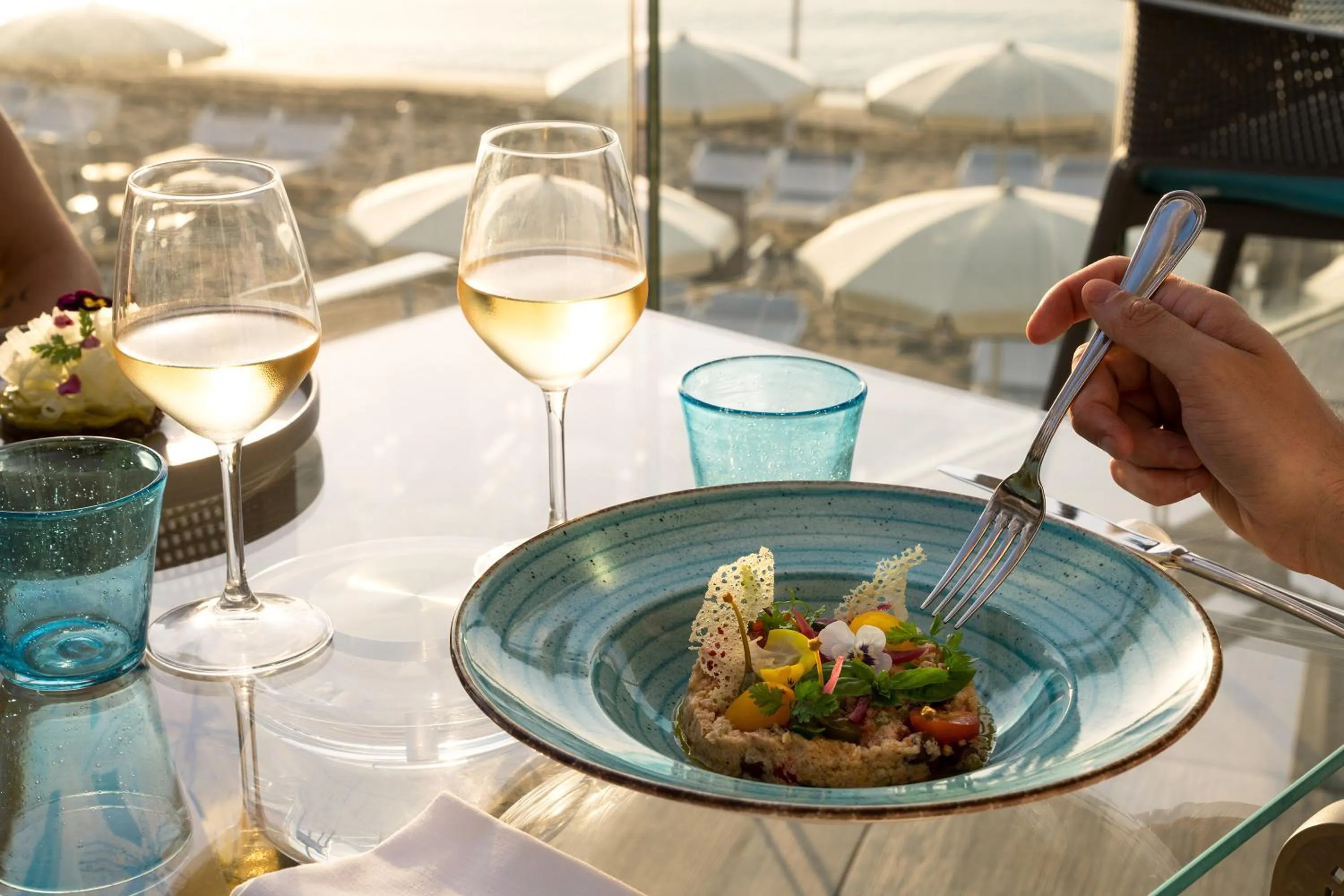 Restaurant/places to eat in Cala Beach Resort