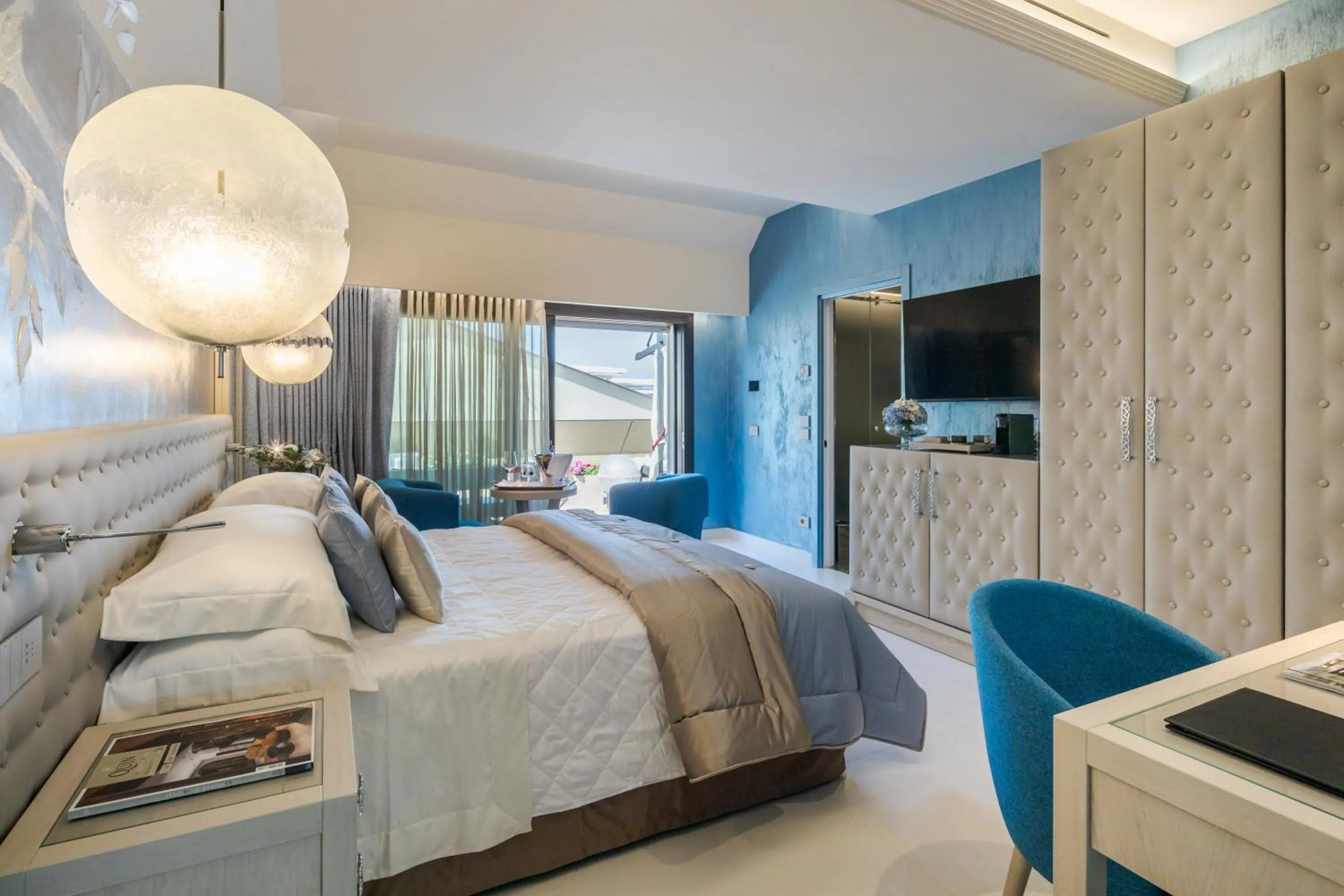 Bedroom, Bed in Cala Beach Resort