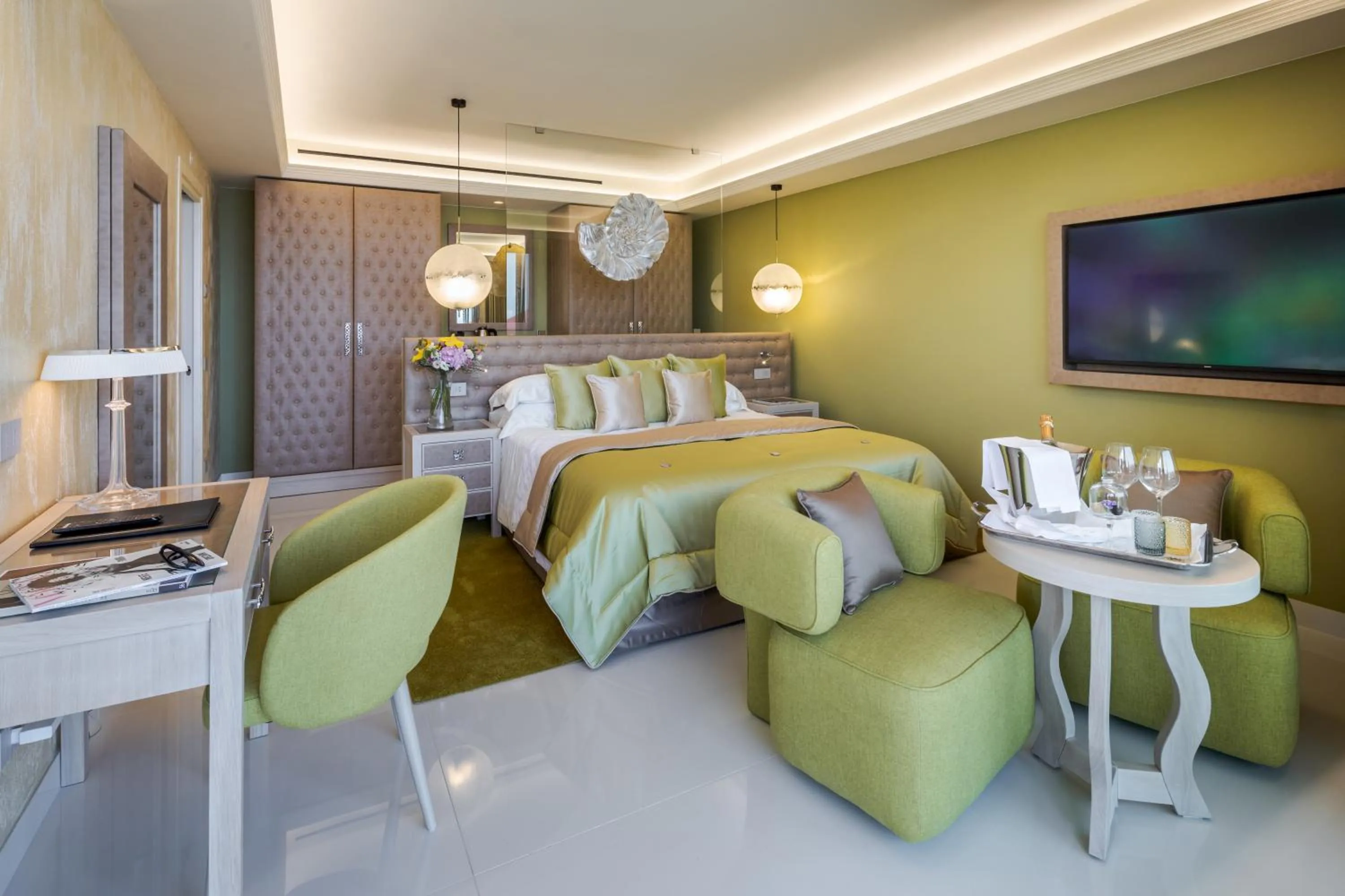 Photo of the whole room in Cala Beach Resort