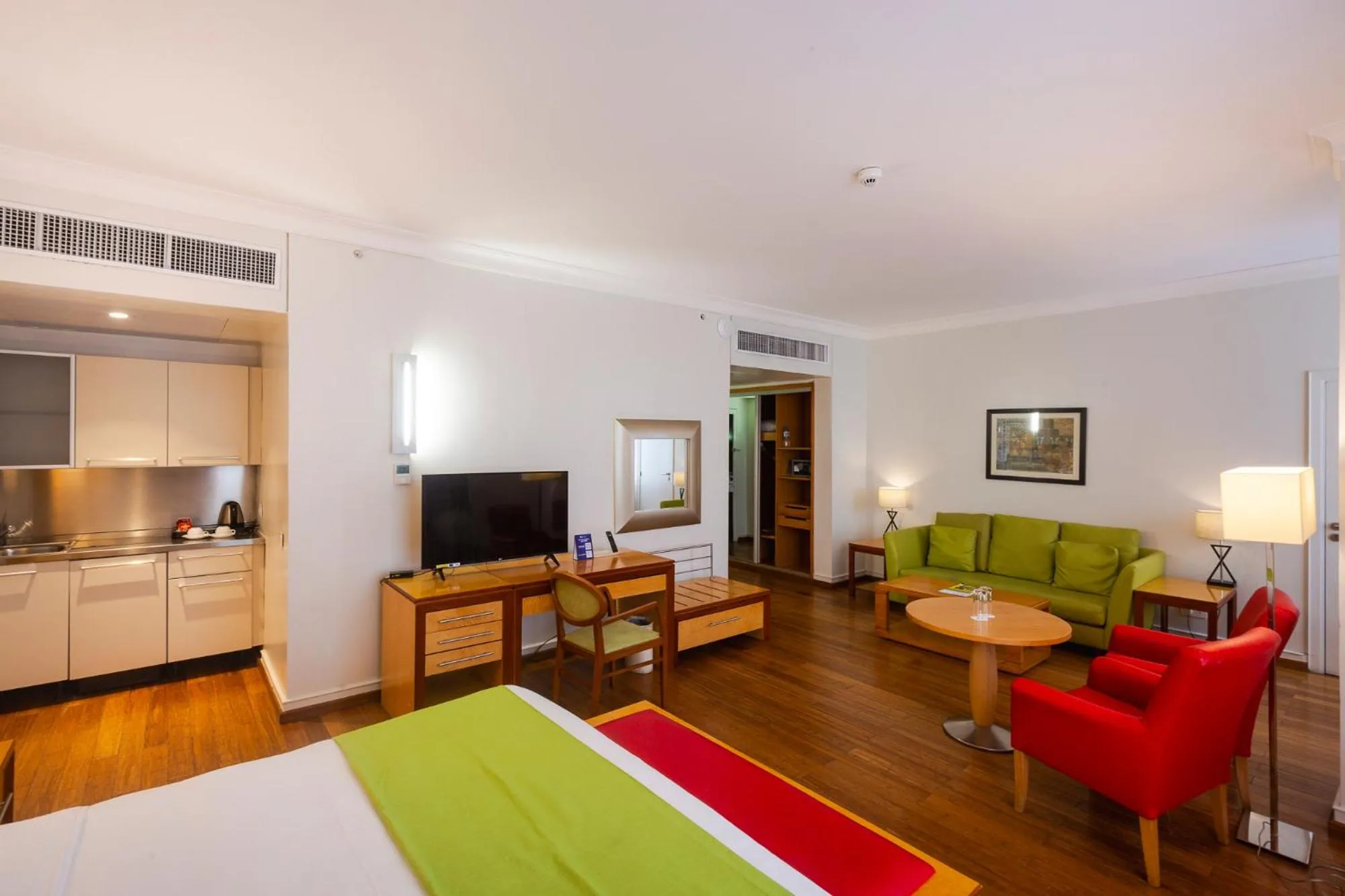 TV and multimedia in Eko Hotel Suites