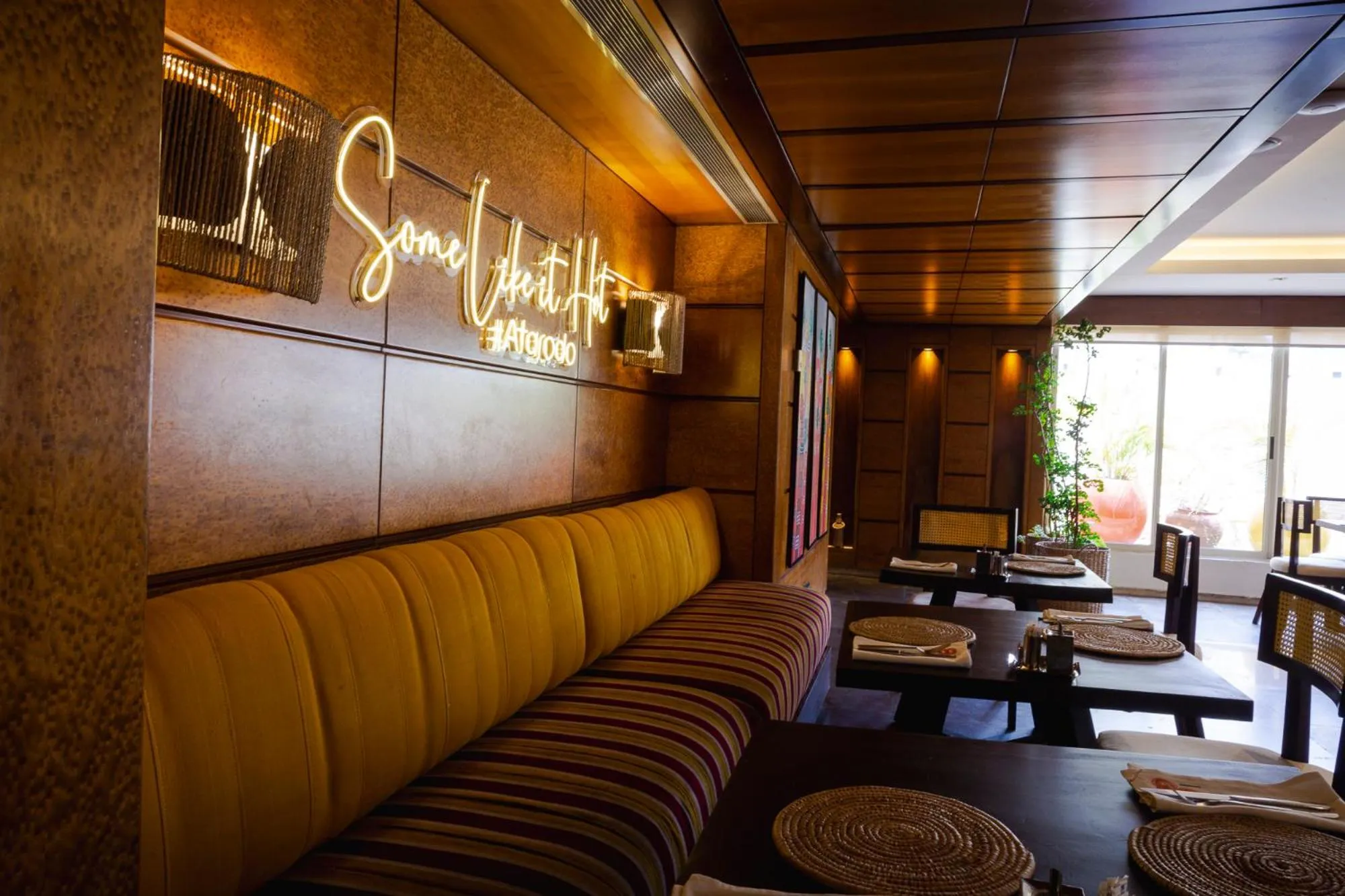 Restaurant/places to eat in Eko Hotel Suites