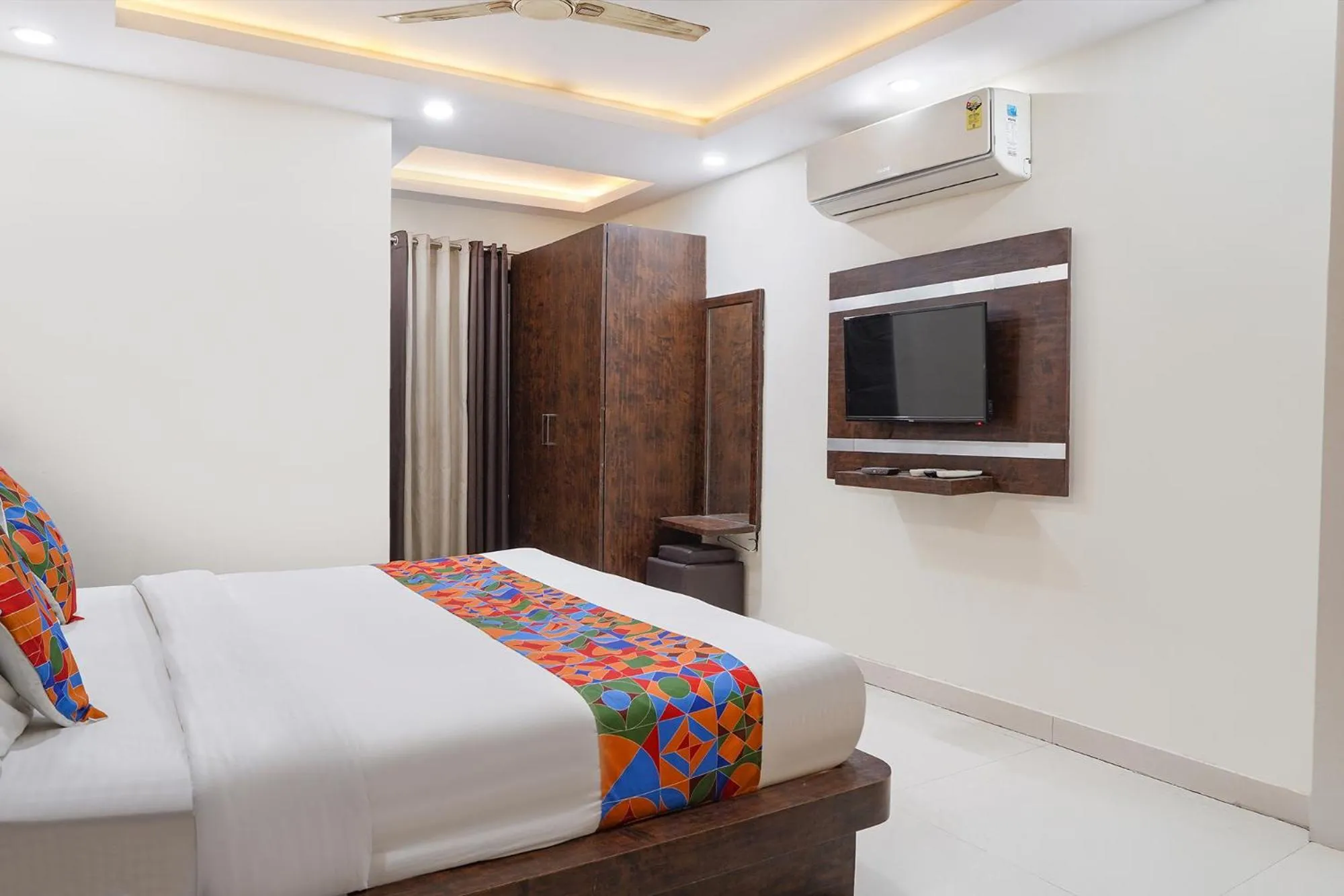 Bed in FabHotel Jalsa DLX