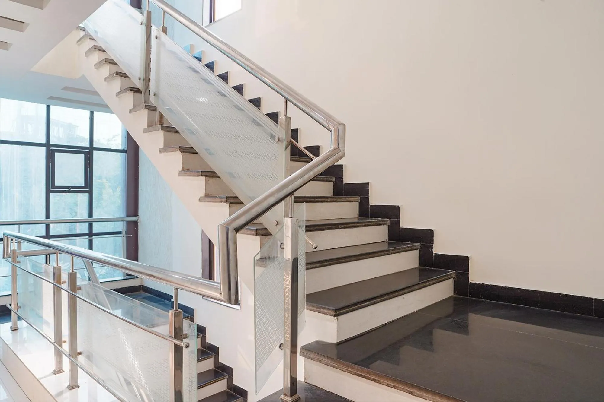 Lobby or reception in FabHotel Jalsa DLX