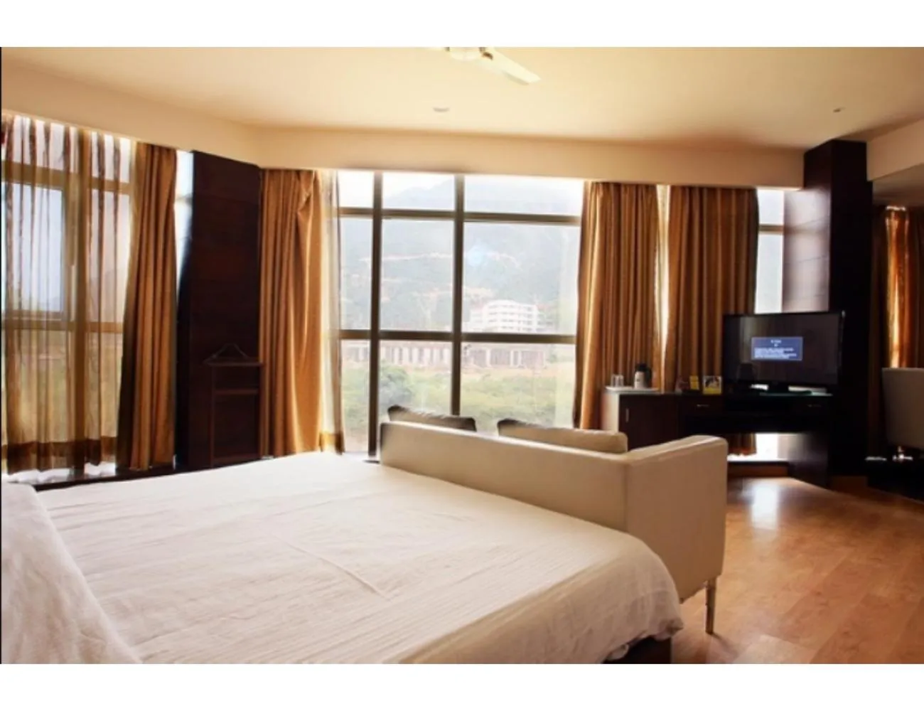 Bed in AMR Hotel, Katra