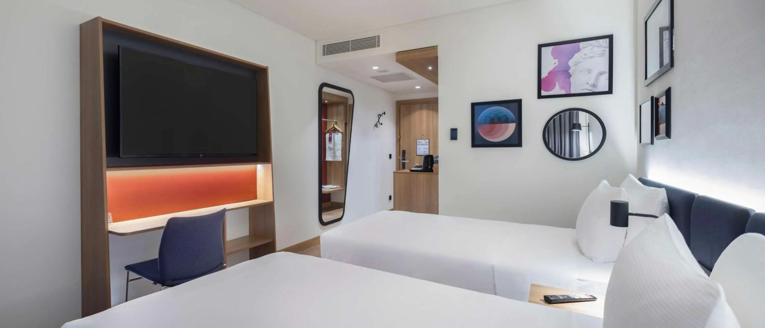 Bedroom, Bed in Hampton by Hilton Antalya Airport