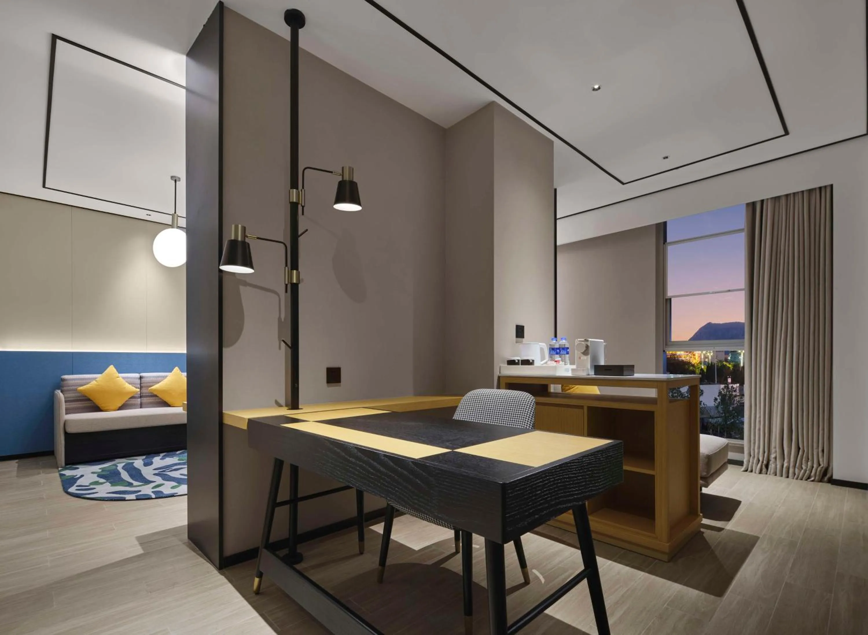 Bedroom, Bed in Hilton Garden Inn Kunming Dianchi