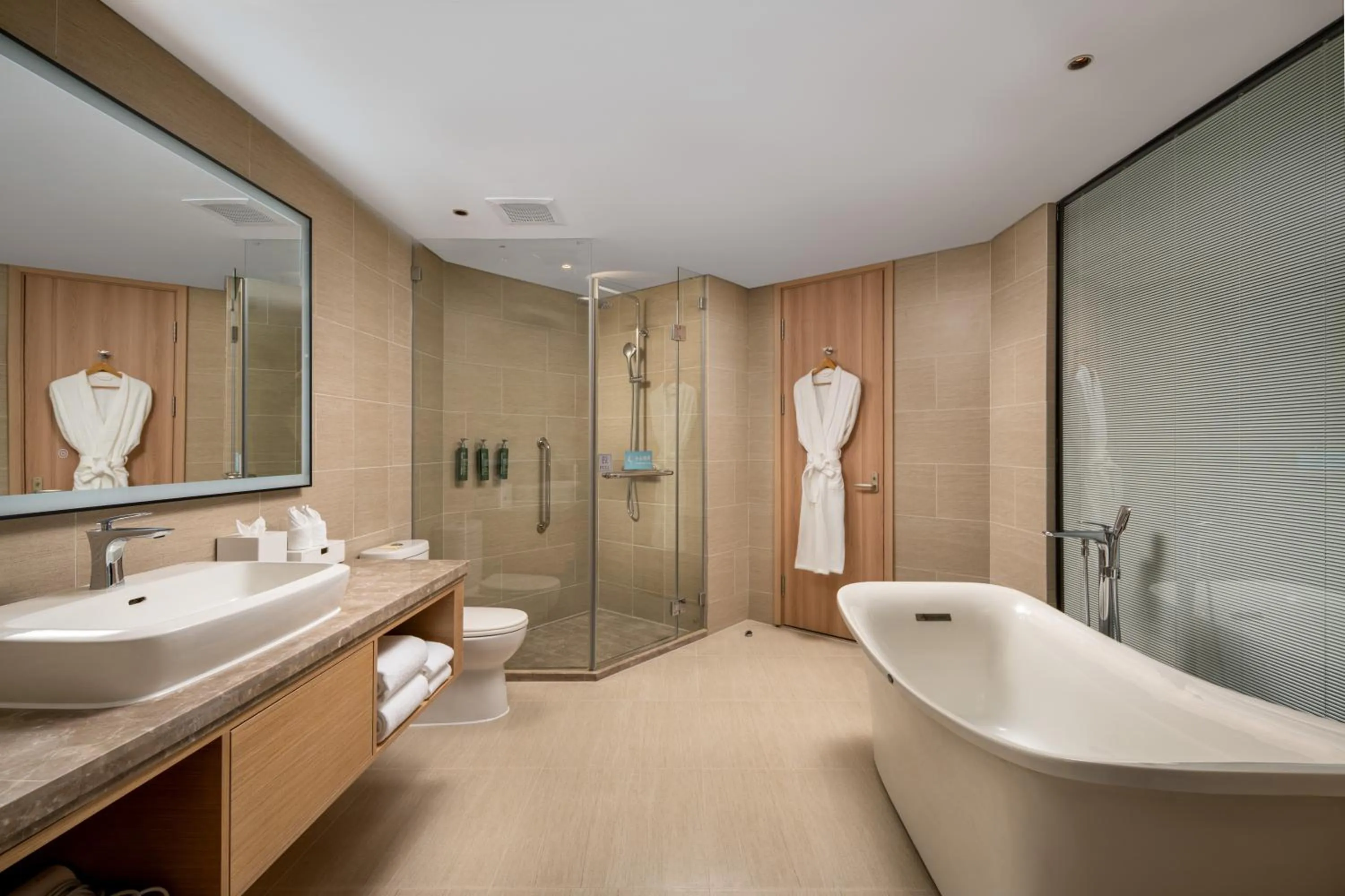 Shower in Hilton Garden Inn Nantong Haohe Scenic Area
