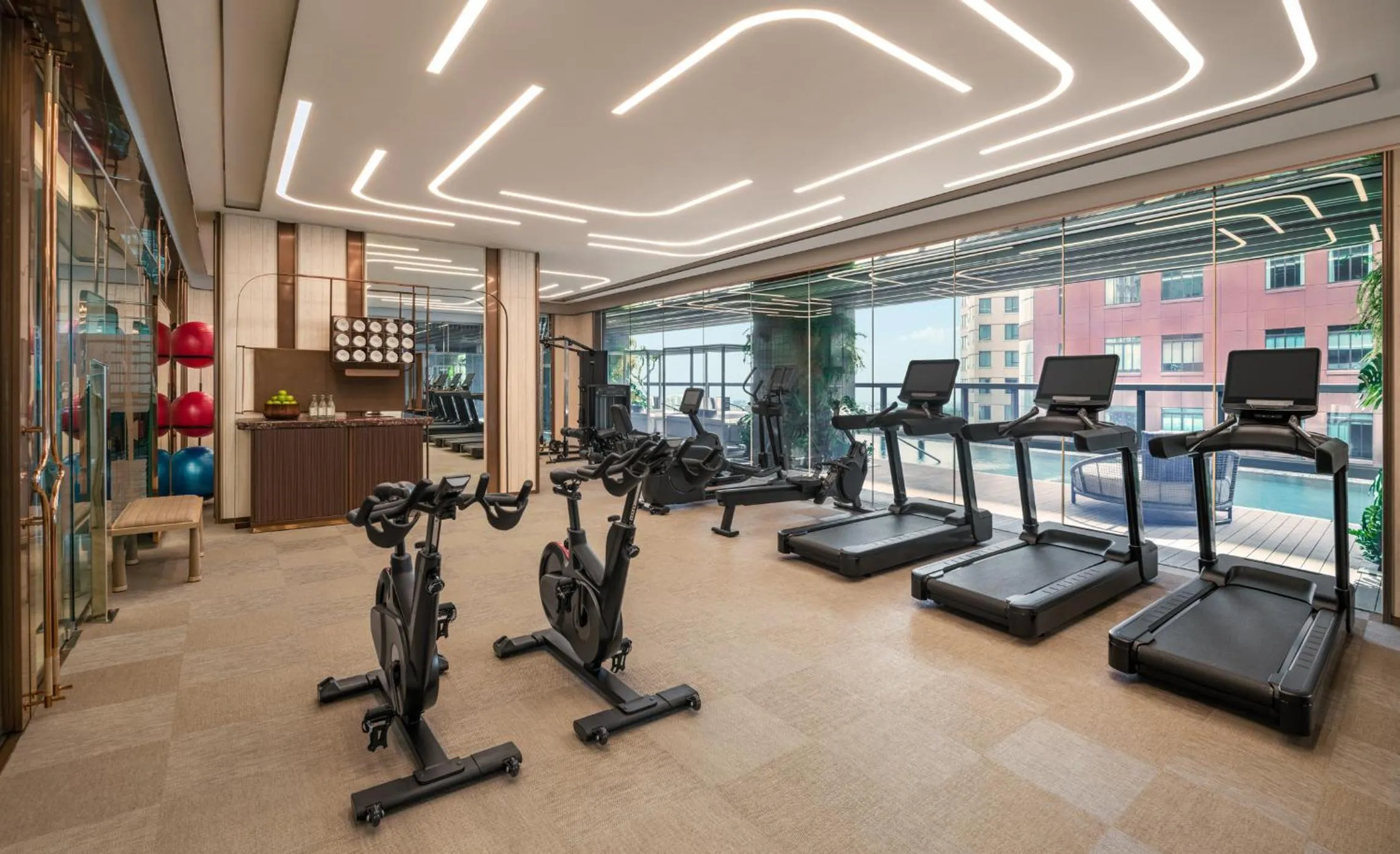 Fitness centre/facilities in Hilton Saigon