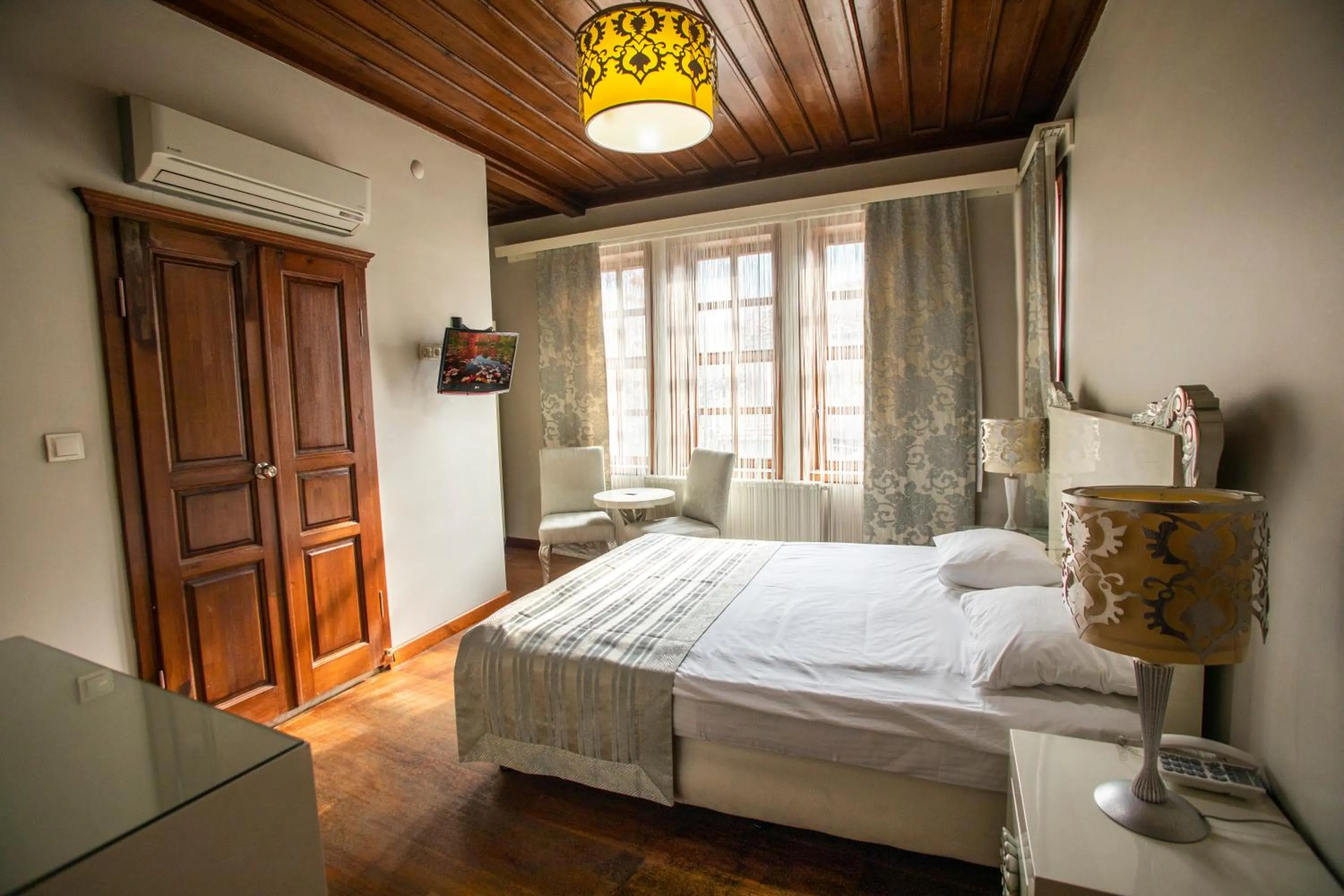 Bed in EMİN EFENDİ KONAKLARI