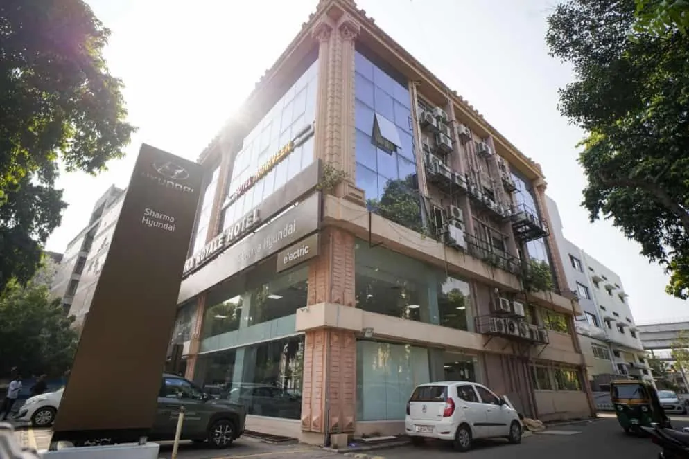 Property building in Hotel Mahaveer