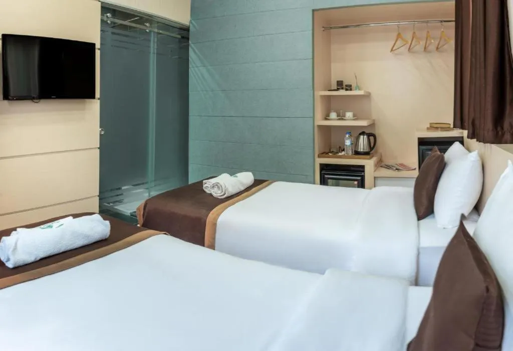 Shower, Bed in Sultan Hotel Tbilisi