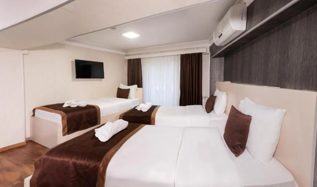 Shower, Bed in Sultan Hotel Tbilisi