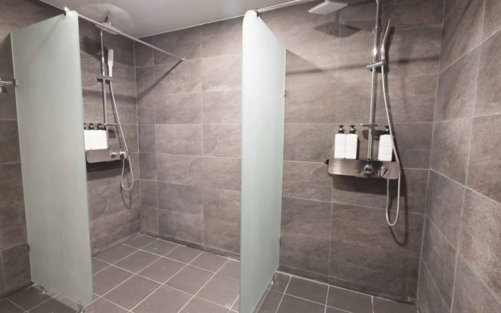 Shower in CANVAS BLACK Guesthouse
