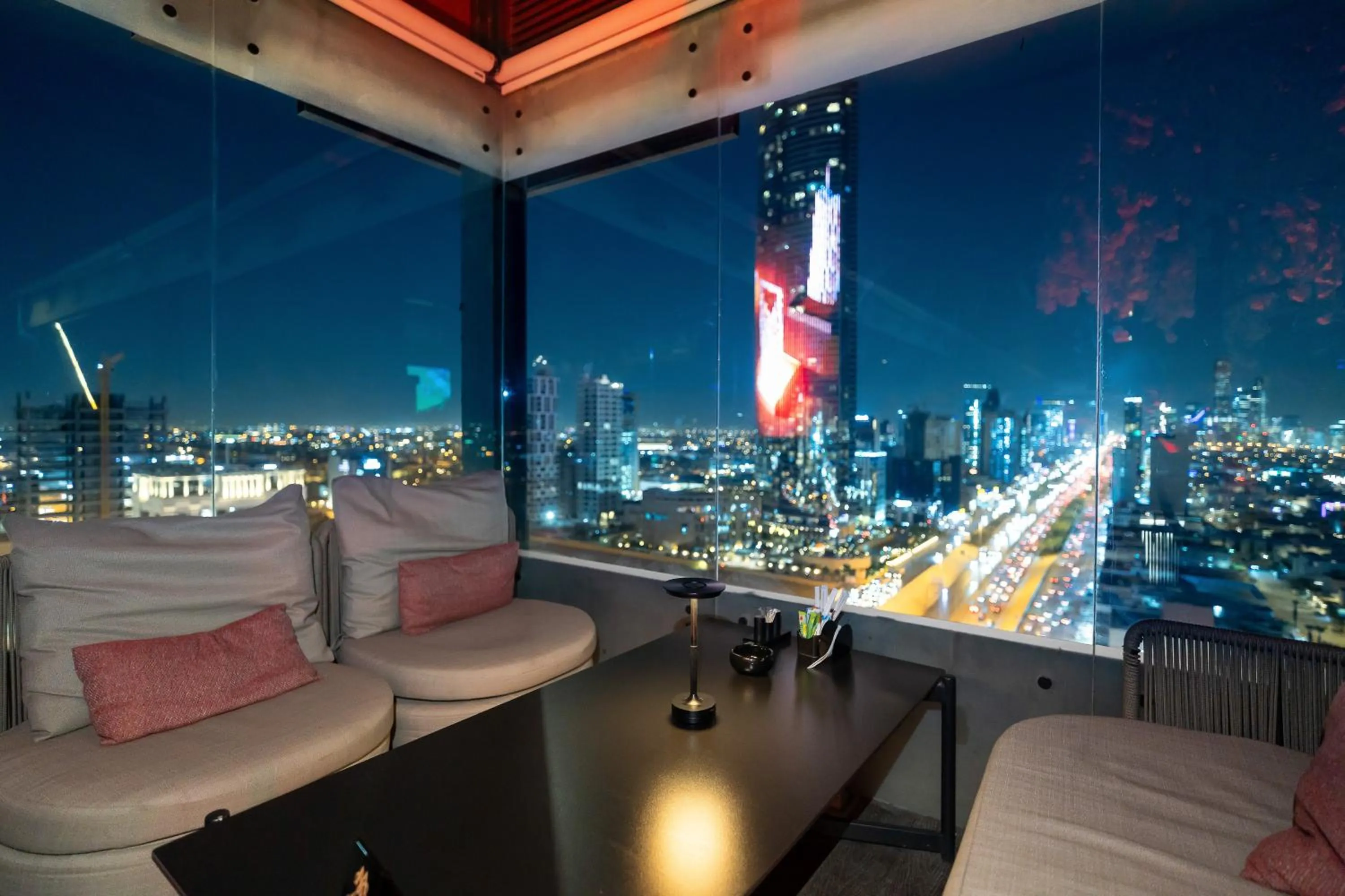 Restaurant/places to eat in Msharef Almoden hotel