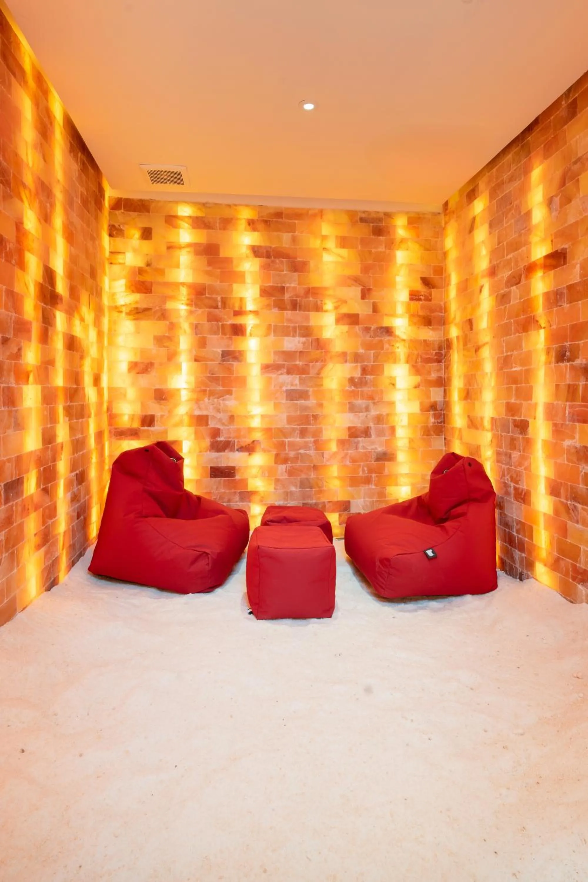 Massage, Bed in Msharef Almoden hotel