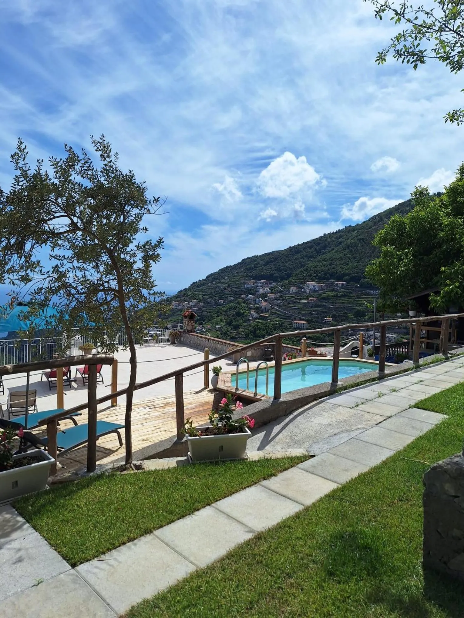 Swimming pool in Monte Brusara Relais