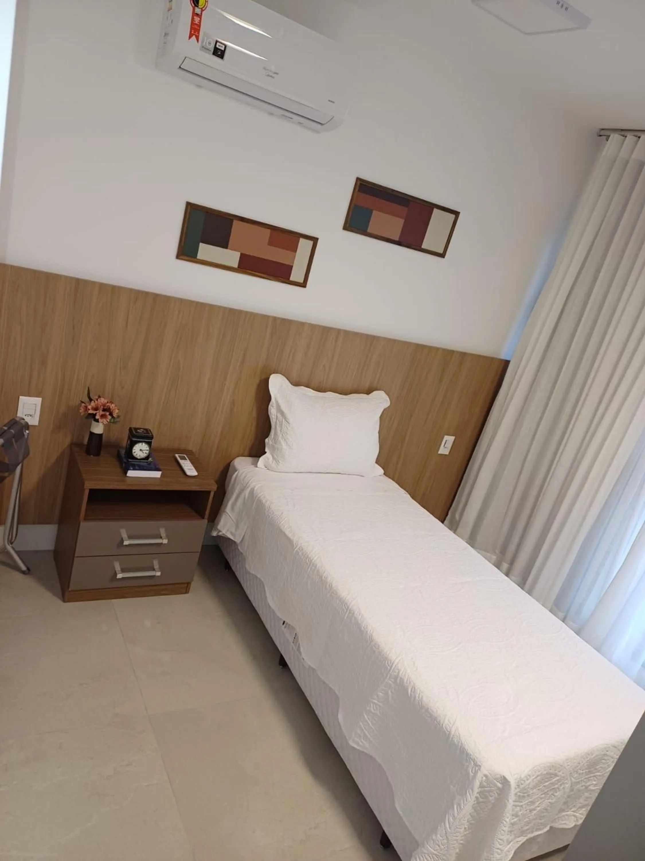 Bedroom, Bed in Noroeste Easy by CentoEdez