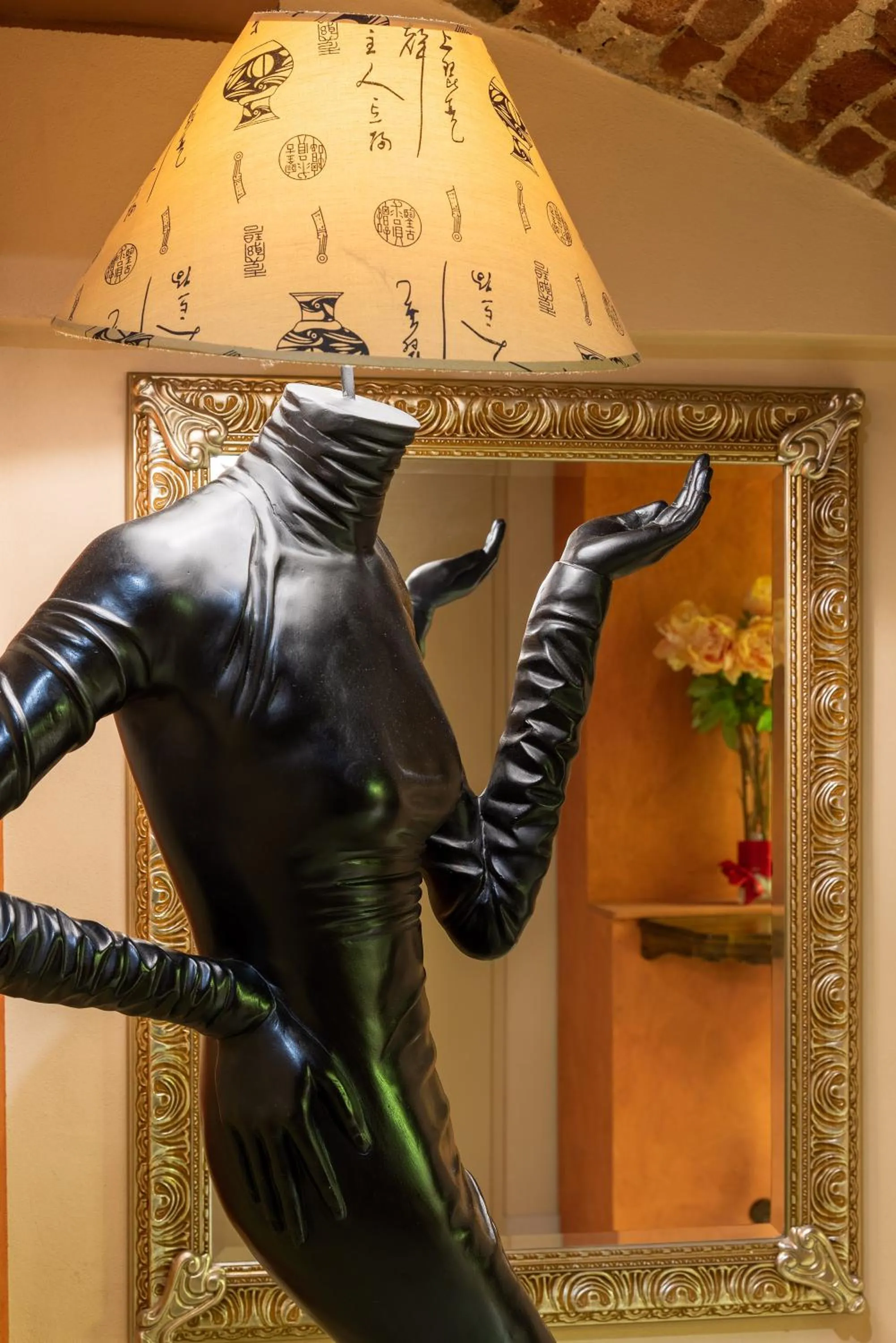 Decorative detail in Villa Mery