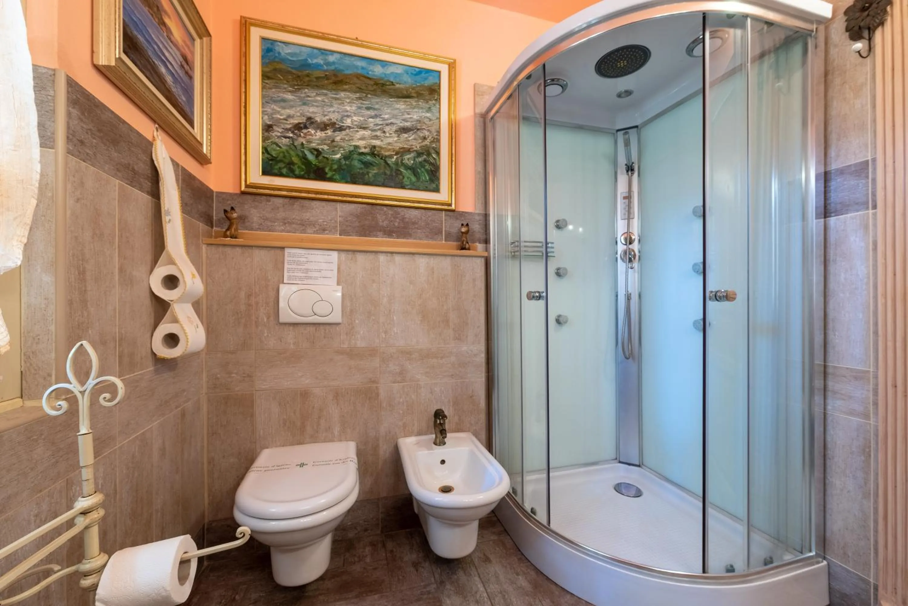 Shower in Villa Mery