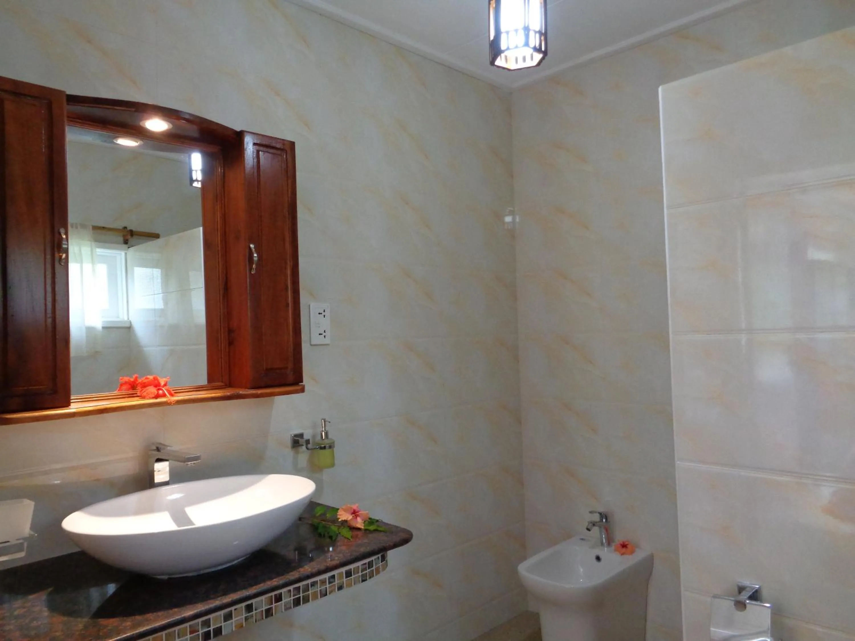 Bathroom in Chez Michellin Pensions Residence