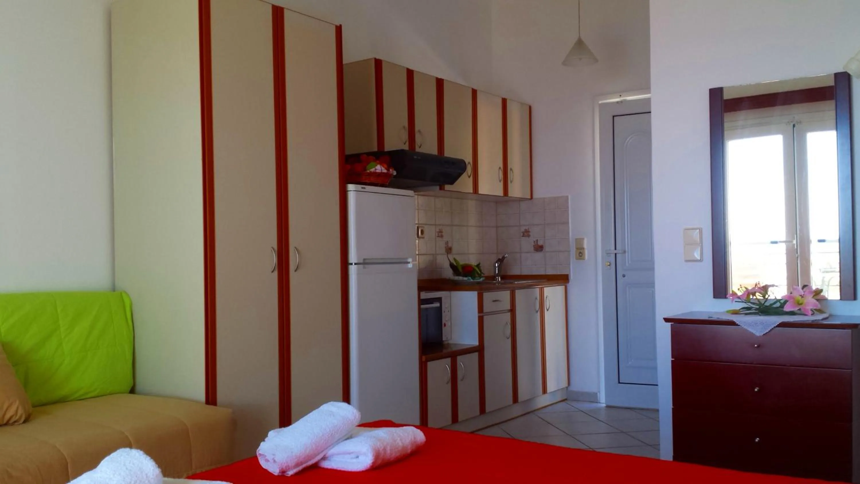 Kitchen or kitchenette in Spiros Studios