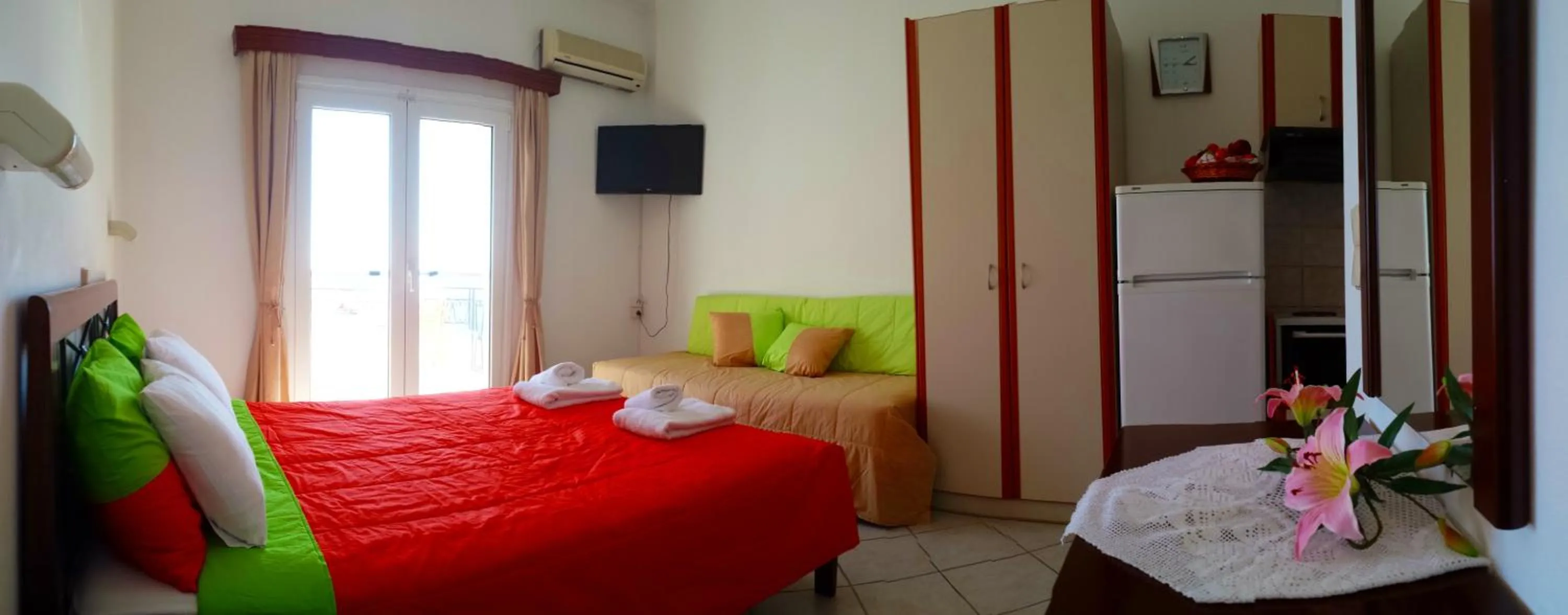 Balcony/Terrace, Bed in Spiros Studios