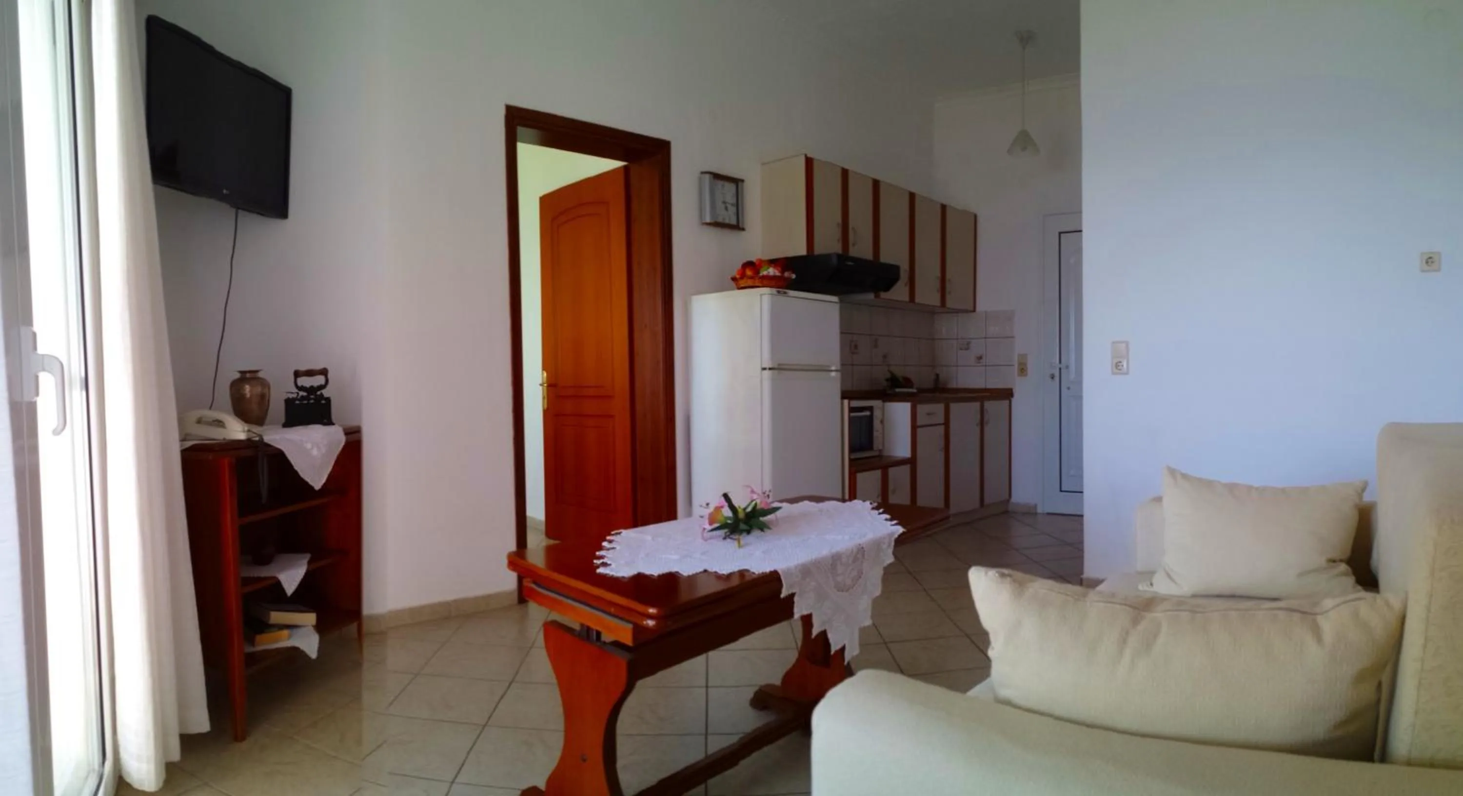 Kitchen or kitchenette in Spiros Studios