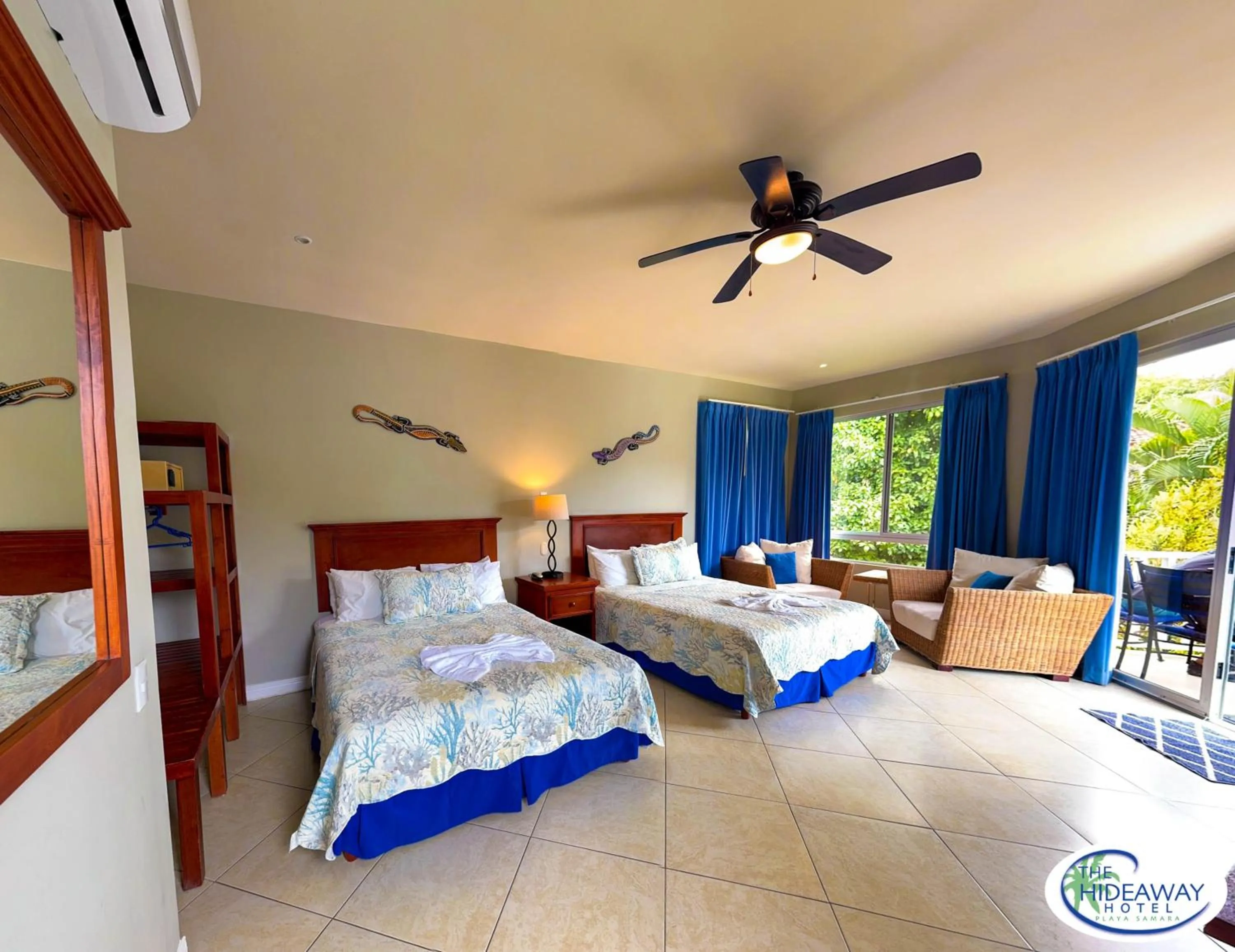 Bedroom, Bed in The Hideaway Hotel