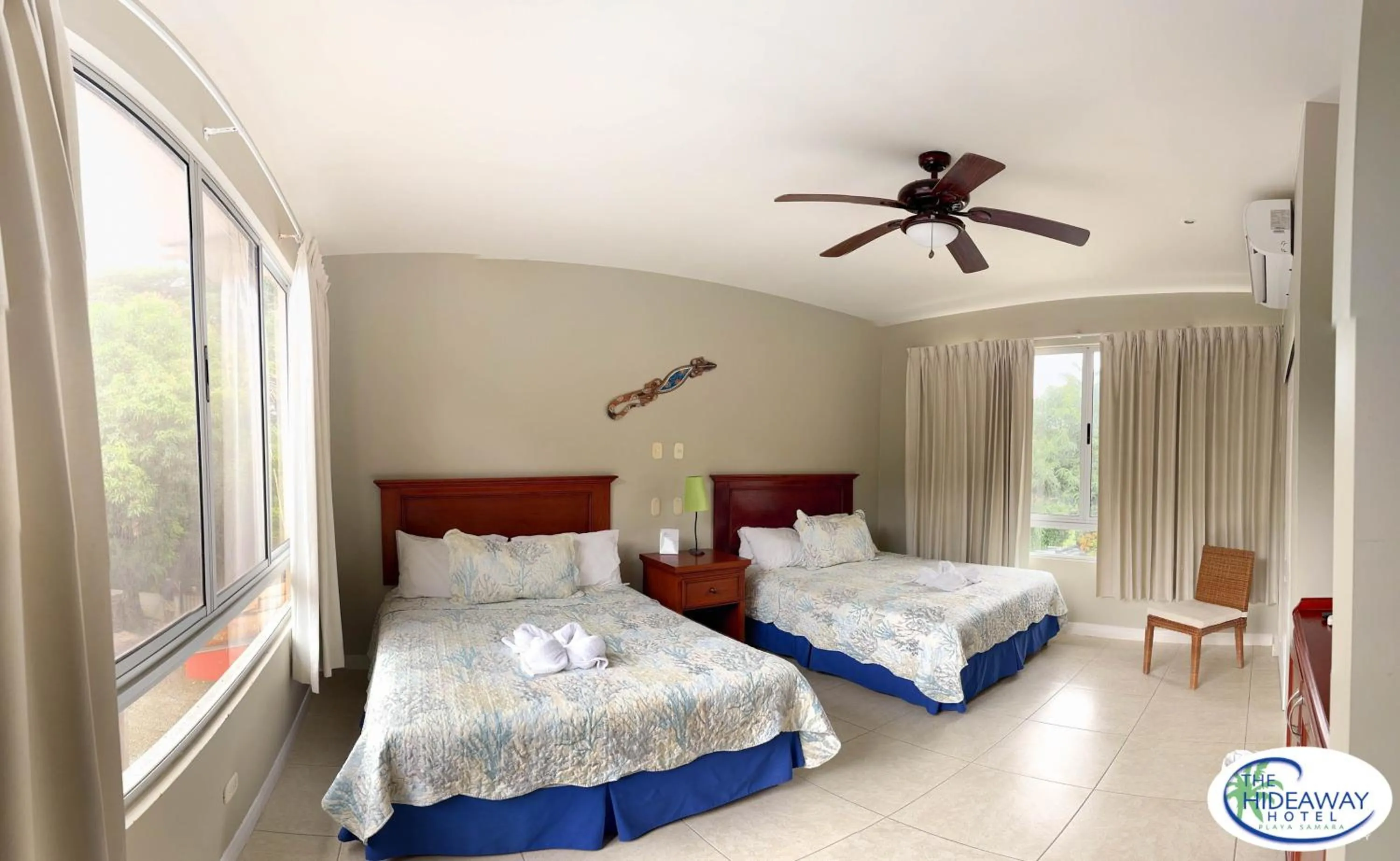 Bedroom, Bed in The Hideaway Hotel