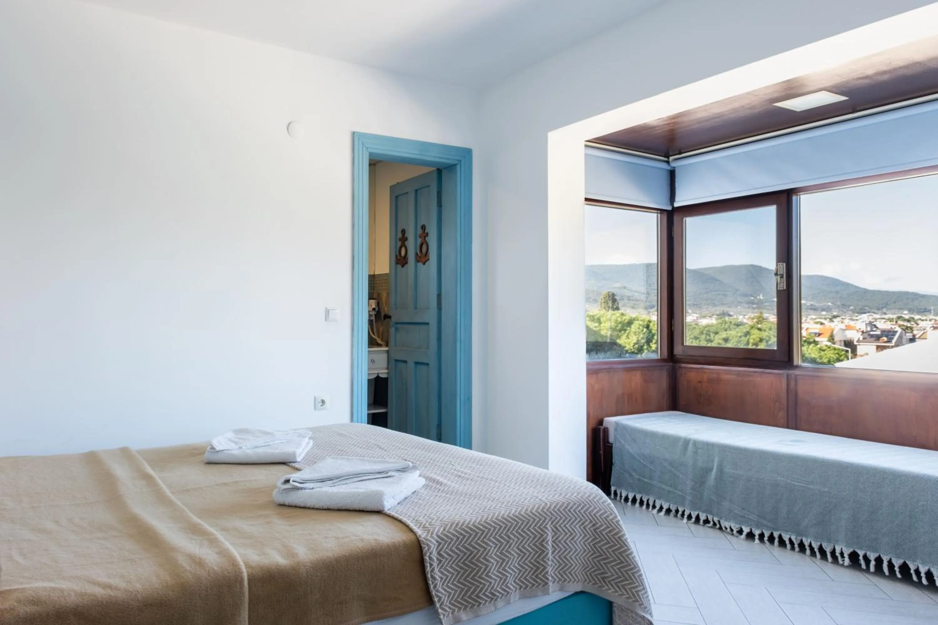 Photo of the whole room, Bed in Espira by Antioch Hotel