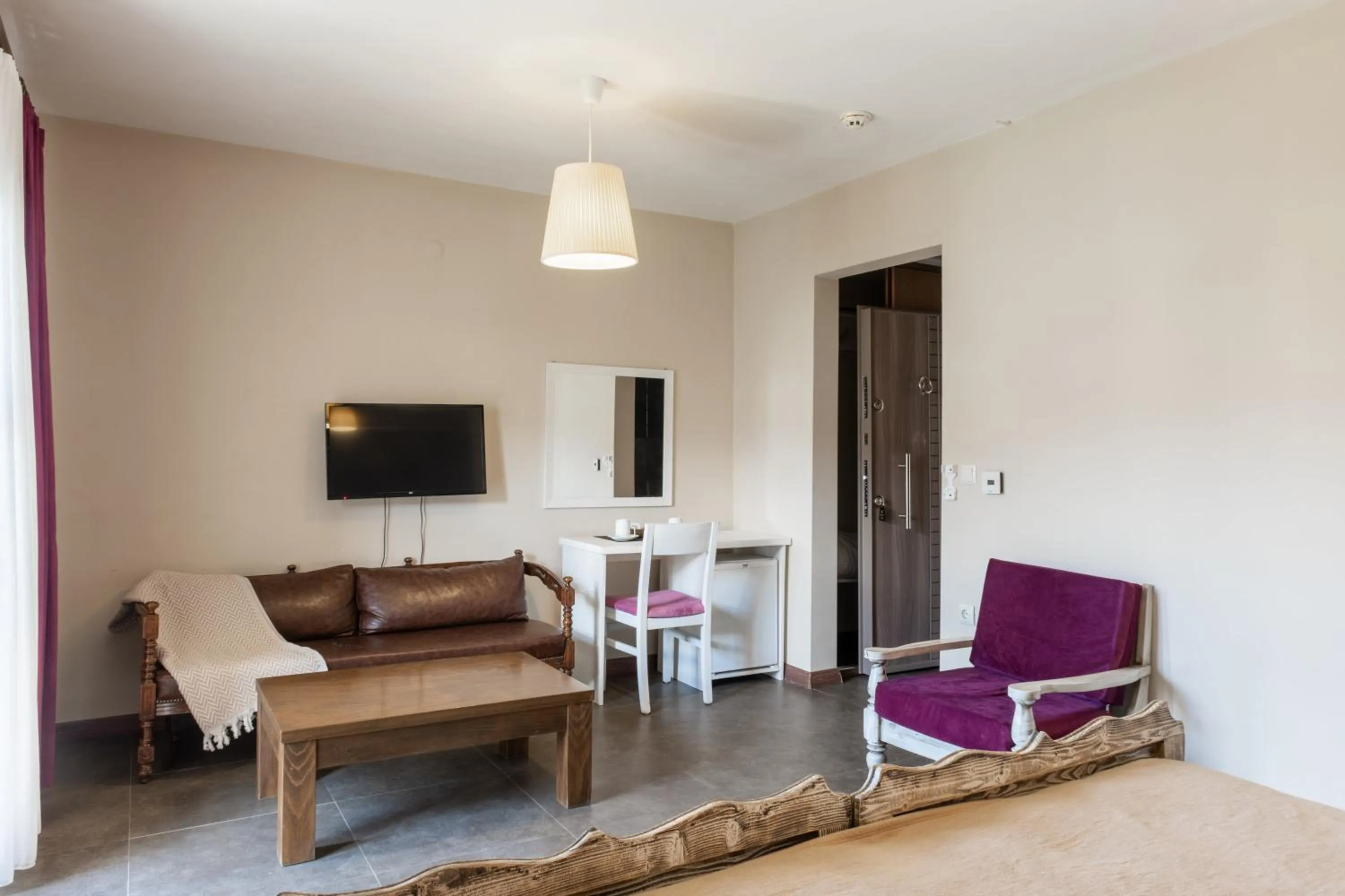 Photo of the whole room in Espira by Antioch Hotel