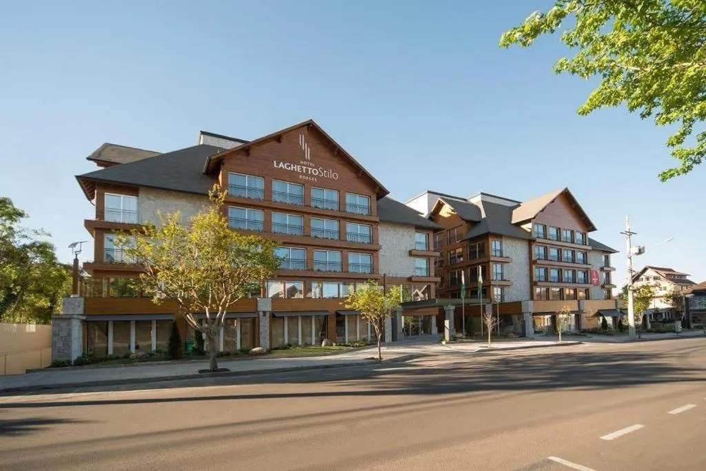 Street view in Hotel Laghetto Stilo Borges