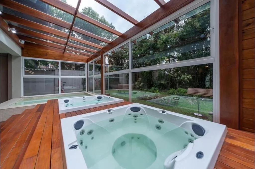 Hot Tub in Hotel Laghetto Stilo Borges