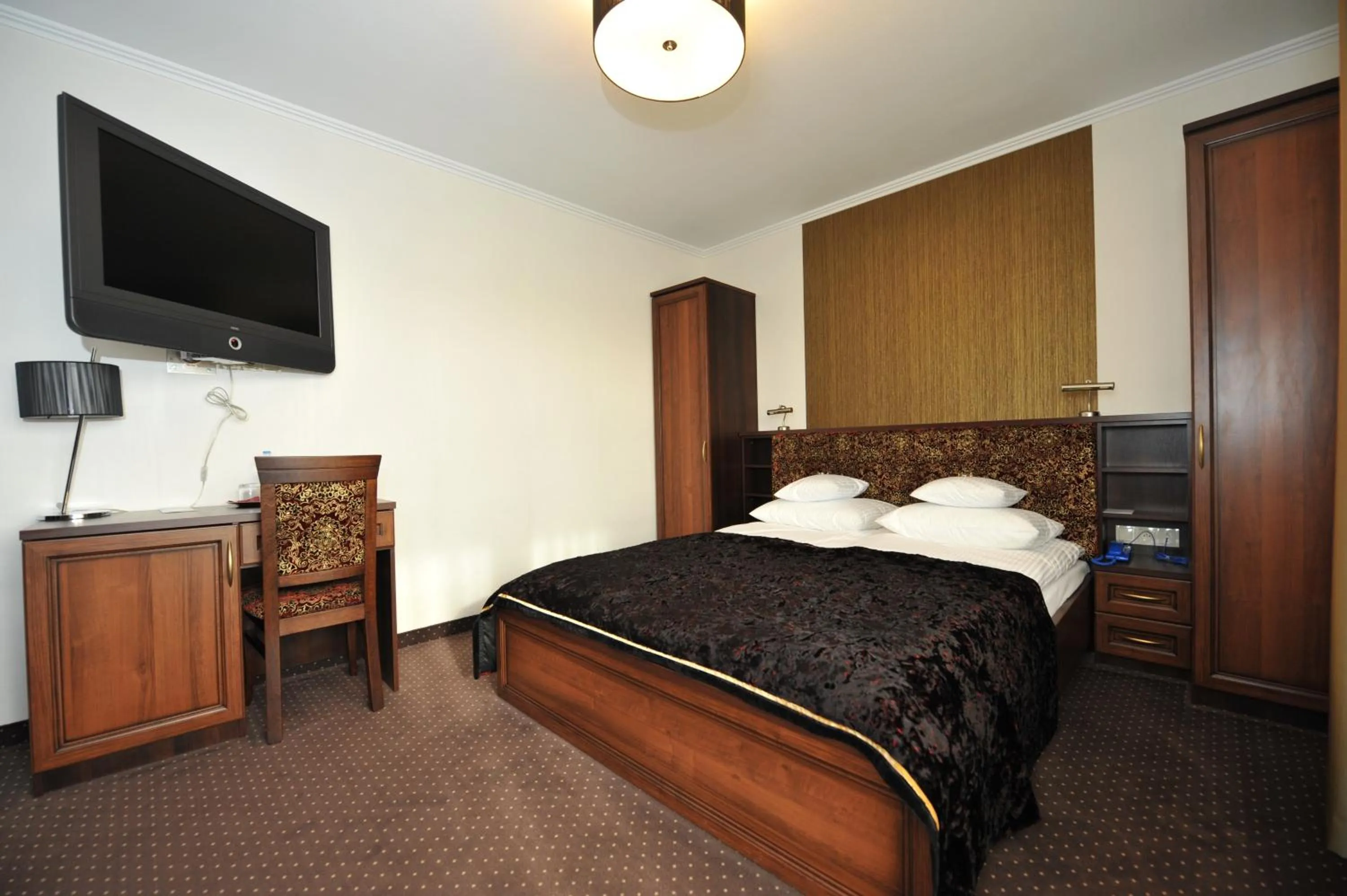 Photo of the whole room, Bed in Hotel Linder