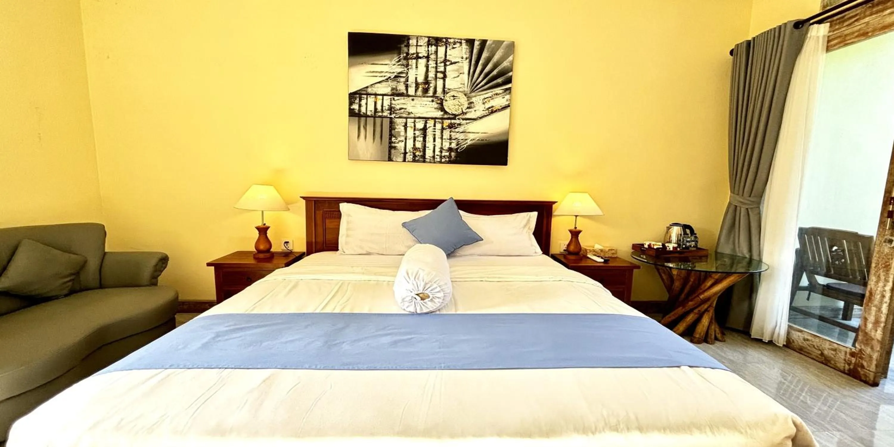 Bed in Giri Krisna Guest House