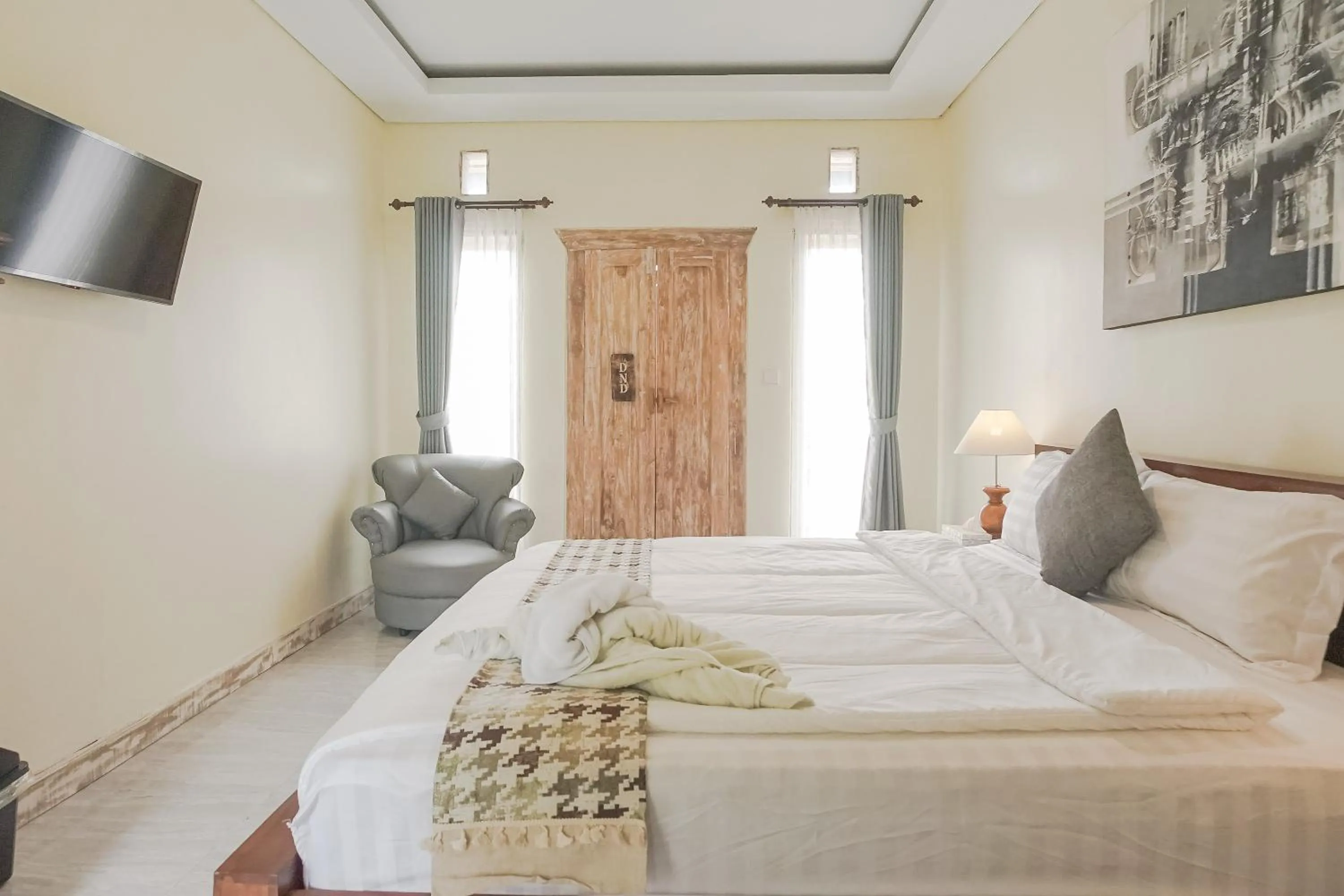 Bed in Giri Krisna Guest House