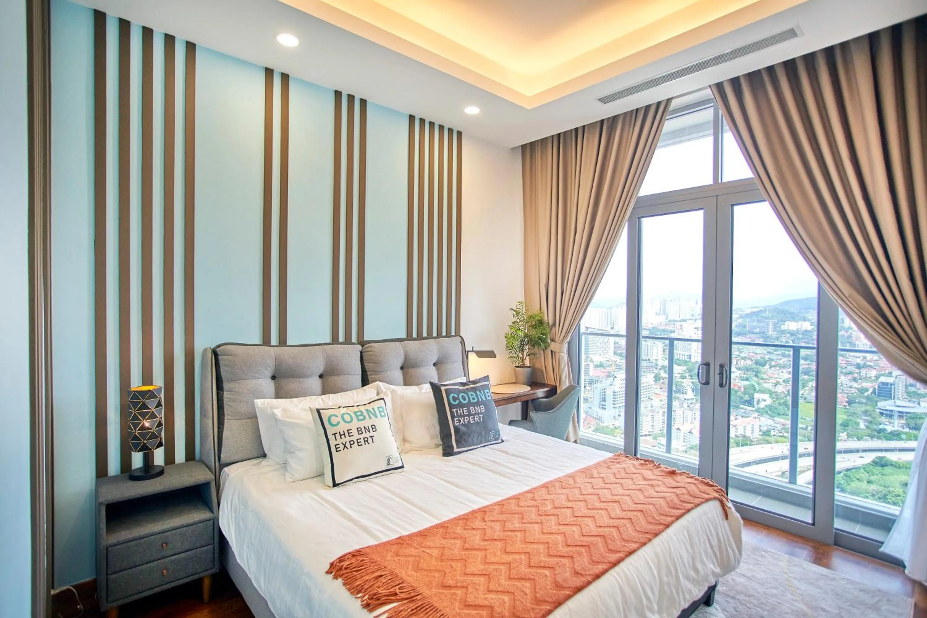 Bed in Royce Residence KLCC by Cobnb