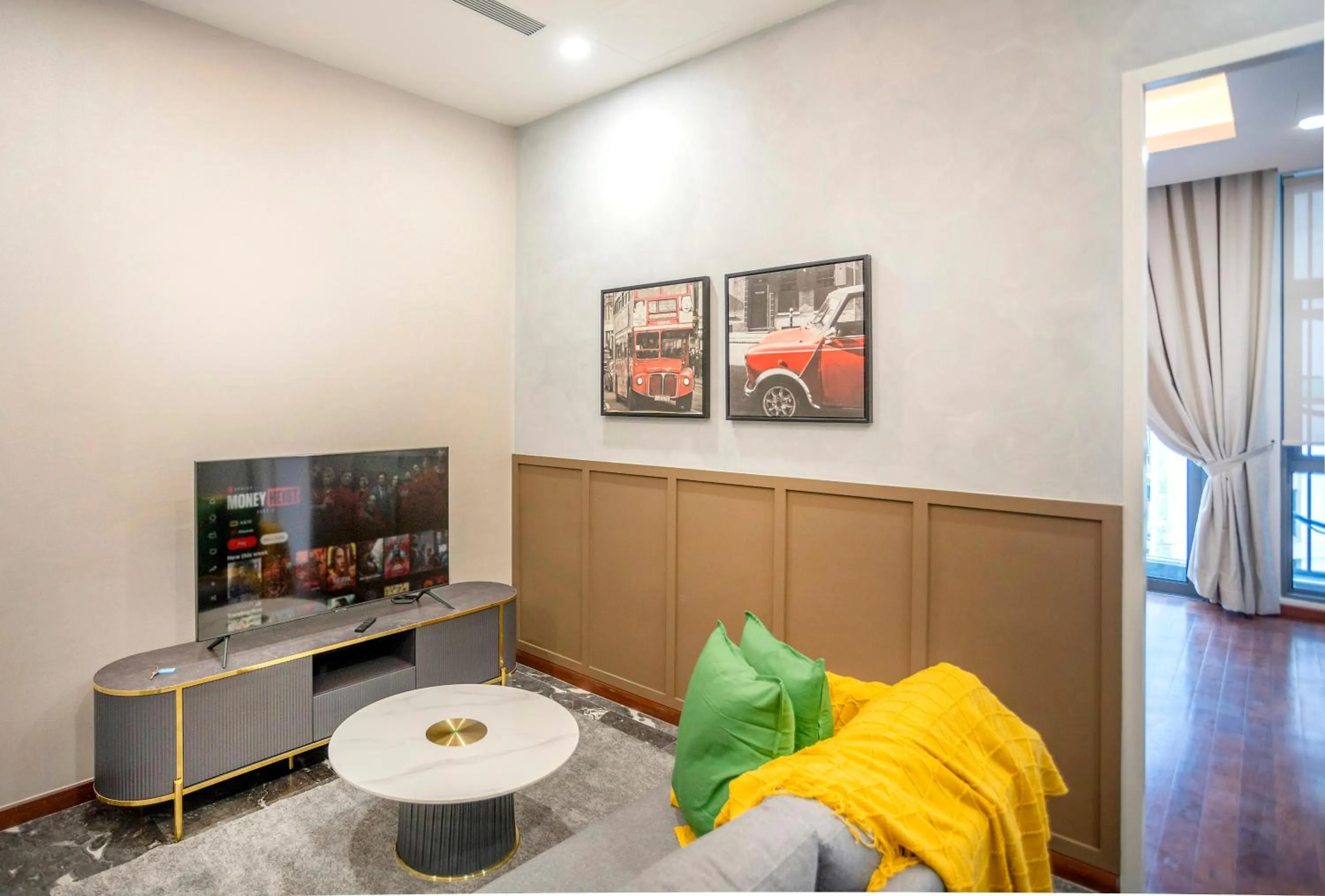 Communal lounge/ TV room, Bed in Royce Residence KLCC by Cobnb