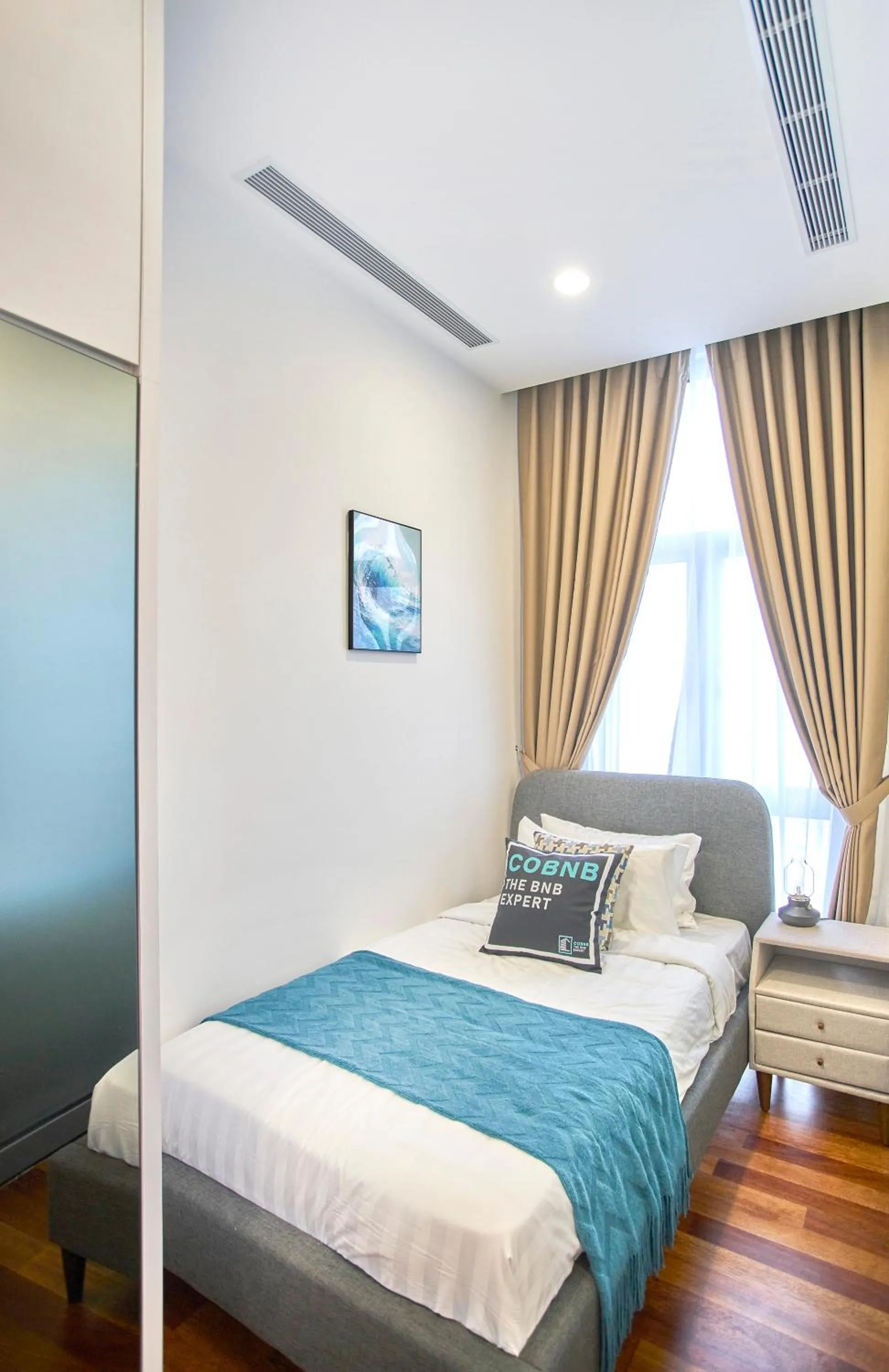 Bed in Royce Residence KLCC by Cobnb