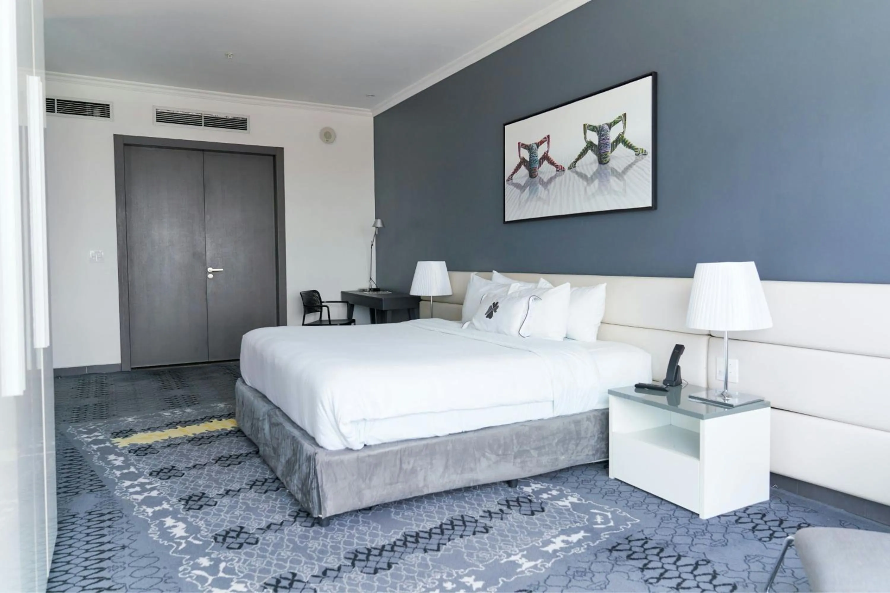 Bedroom, Bed in Sortis Hotel, Spa & Casino, Autograph Collection