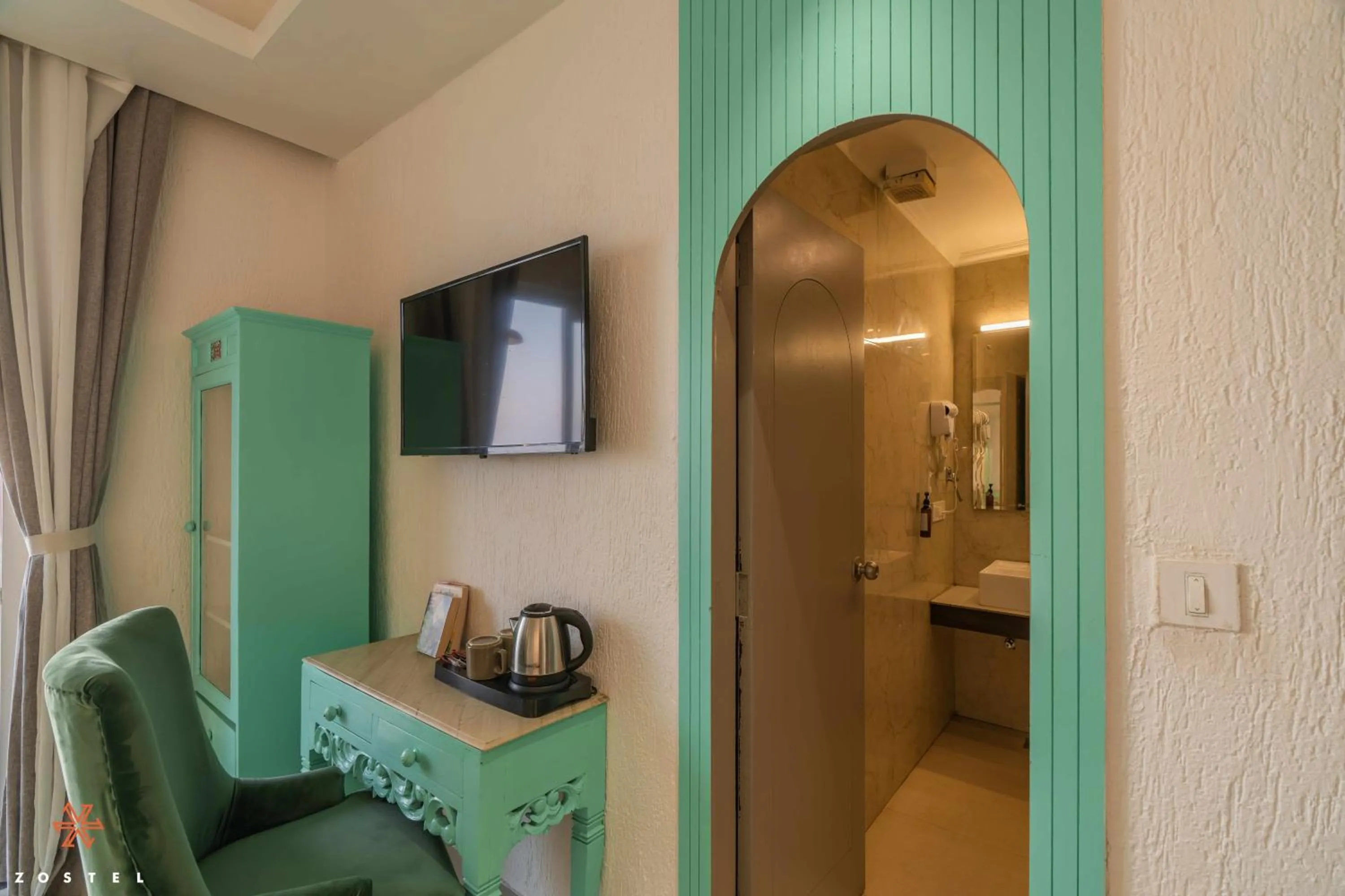 TV and multimedia in Zostel Mussoorie, Mall Road