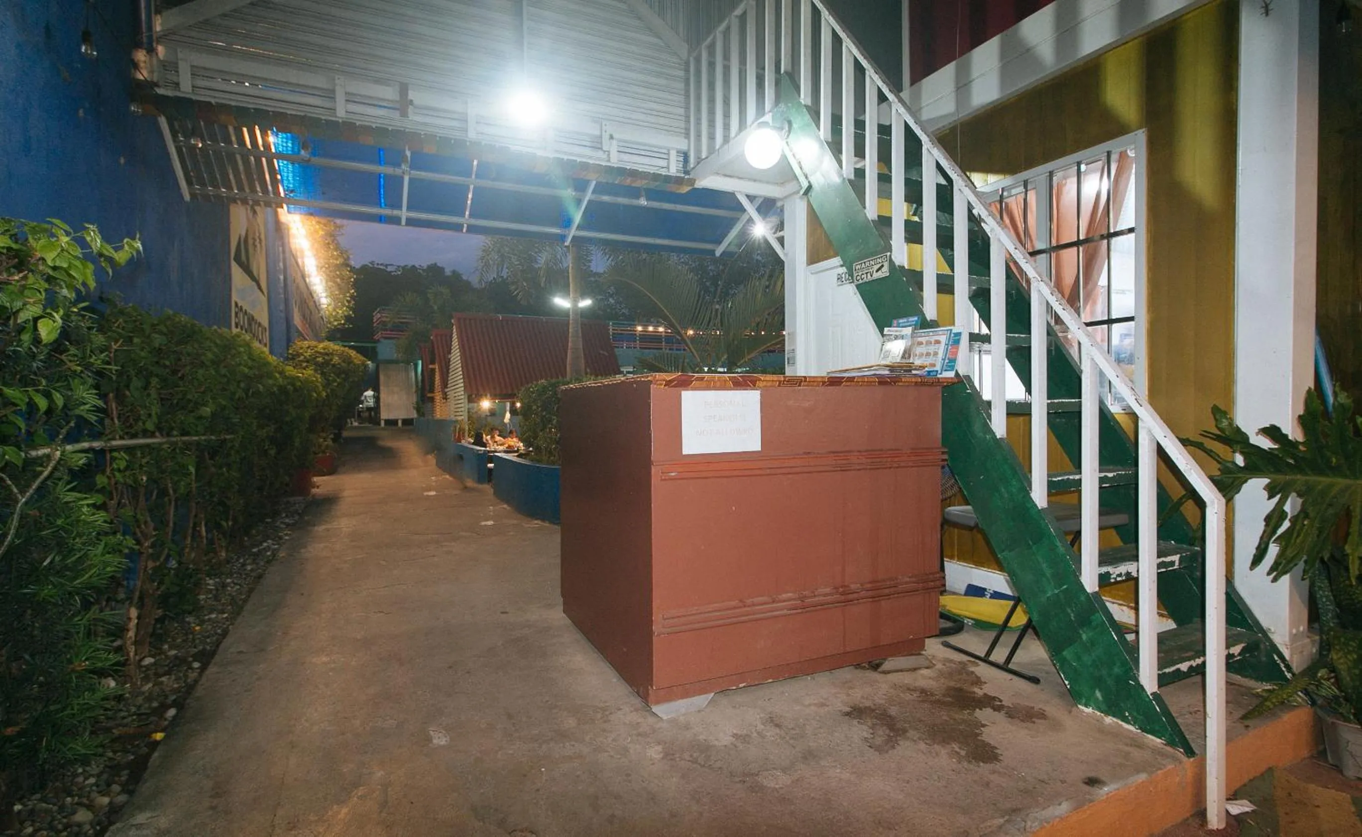 Lobby or reception in RedDoorz @ Boondocks Cabins Resort