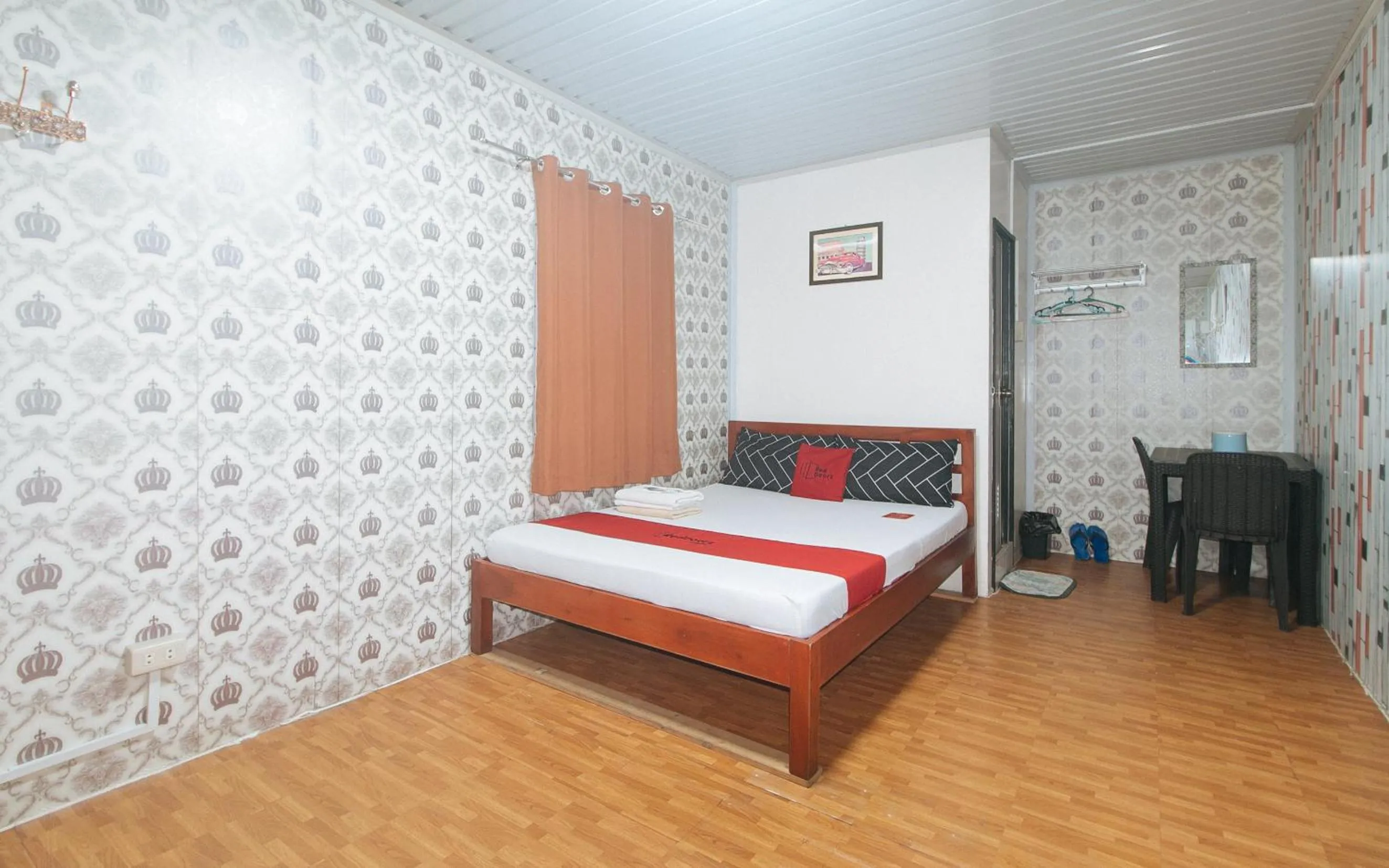 Bed in RedDoorz @ Boondocks Cabins Resort