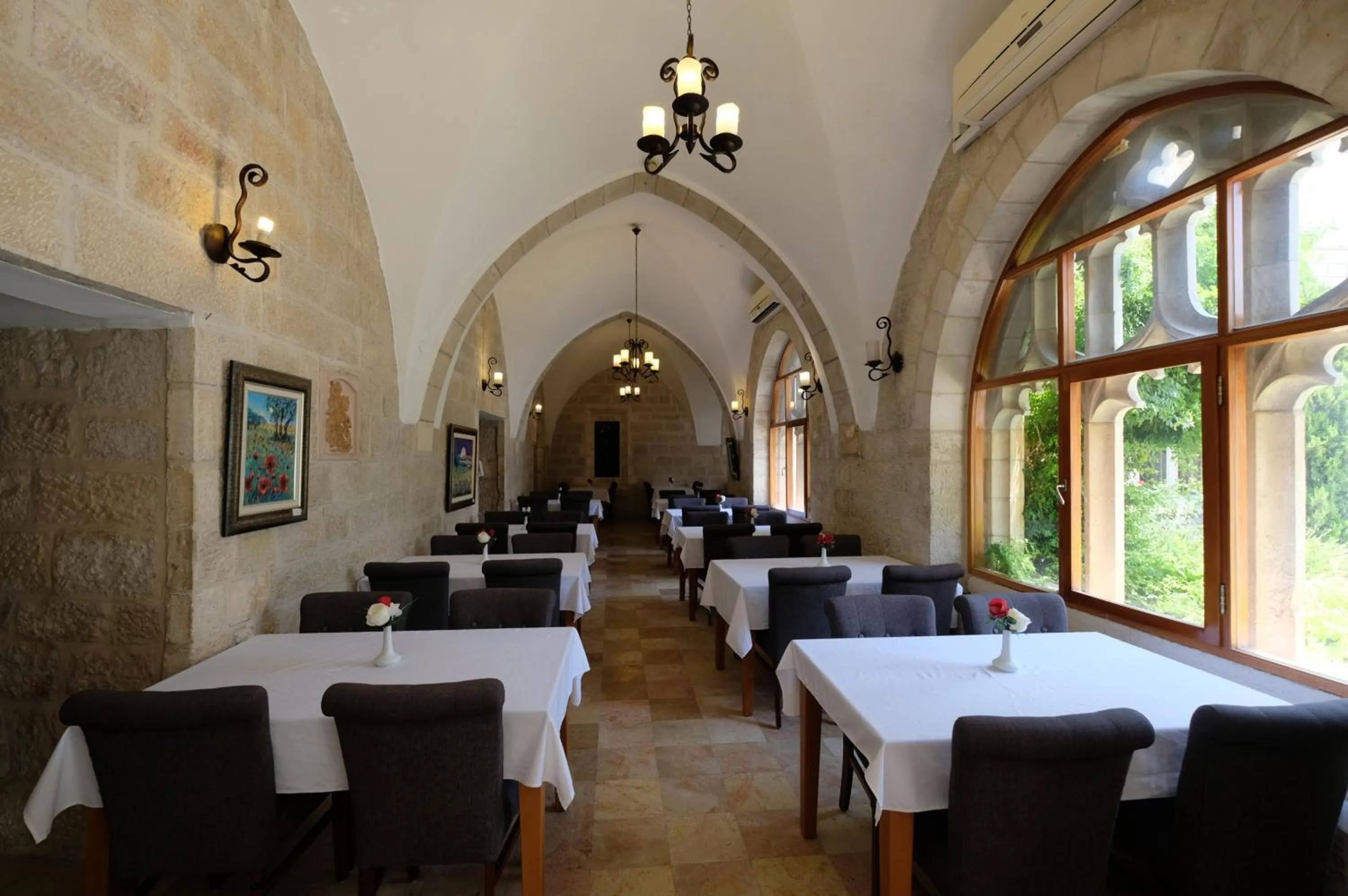 Restaurant/places to eat in St. George’s Cathedral Pilgrim Guesthouse – Jerusalem