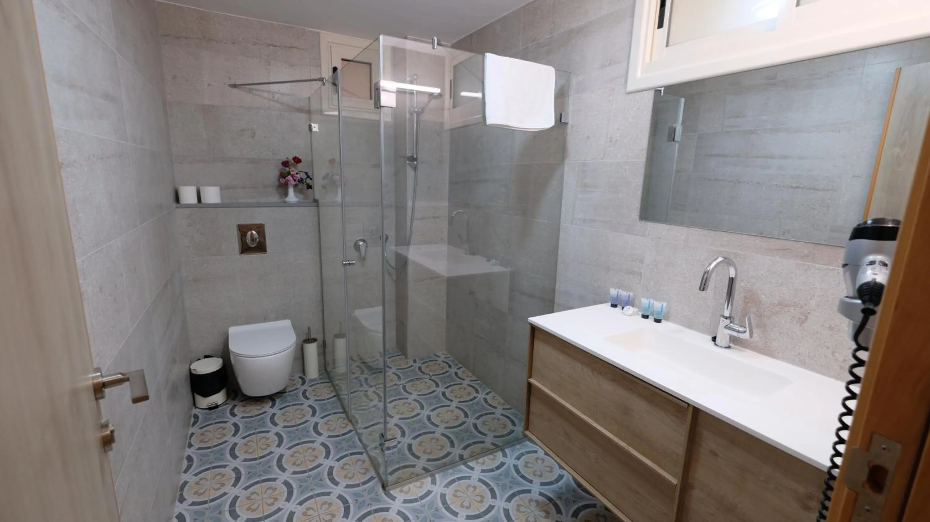 Shower in St. George’s Cathedral Pilgrim Guesthouse – Jerusalem